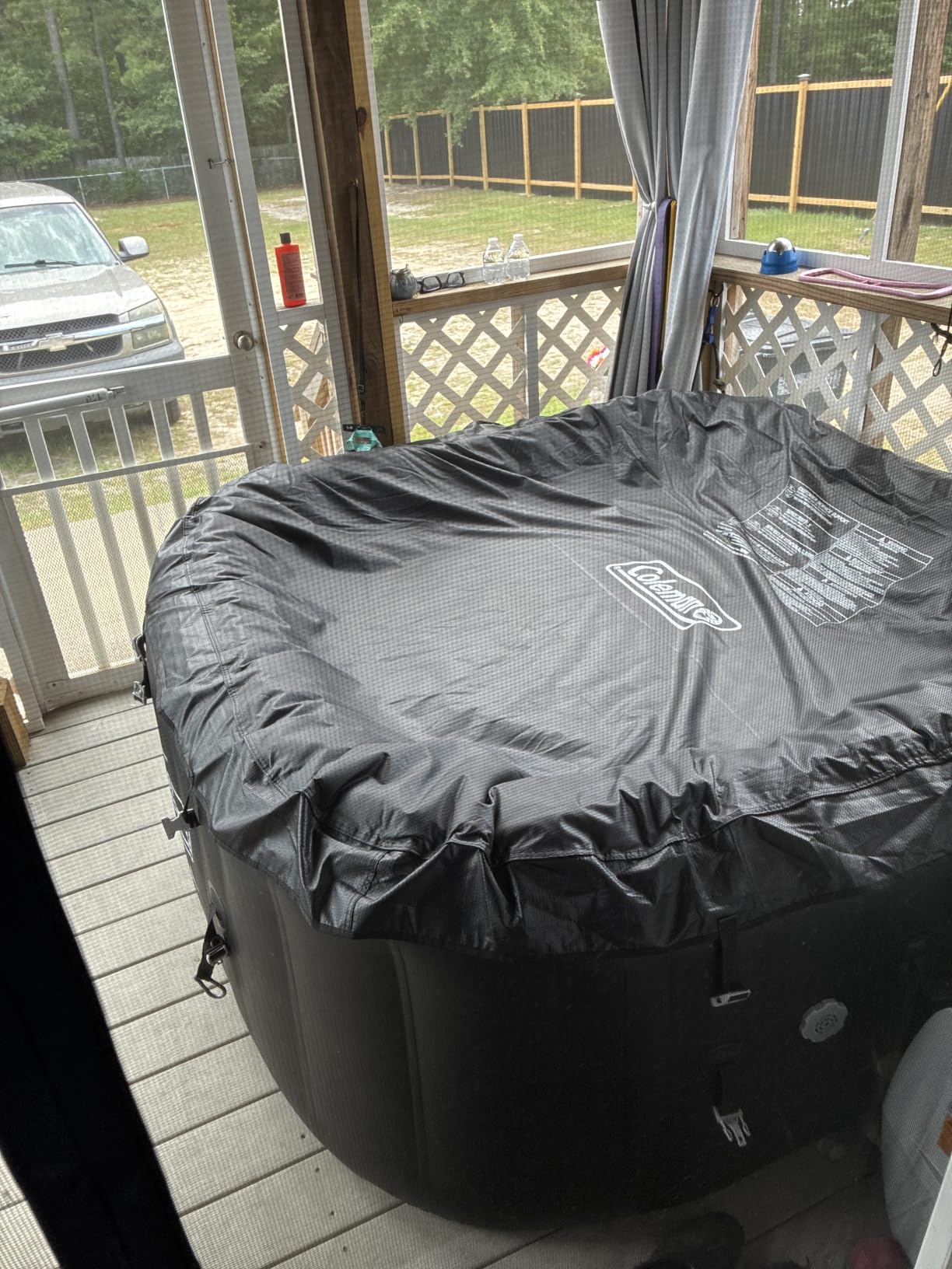 Coleman SaluSpa Hawaii Energy-Efficient 4-6 Person Inflatable Hot Tub | Smart AirJet Portable Outdoor Spa with Built-in EnergySense Insulation and 140 Massage Jets, 71