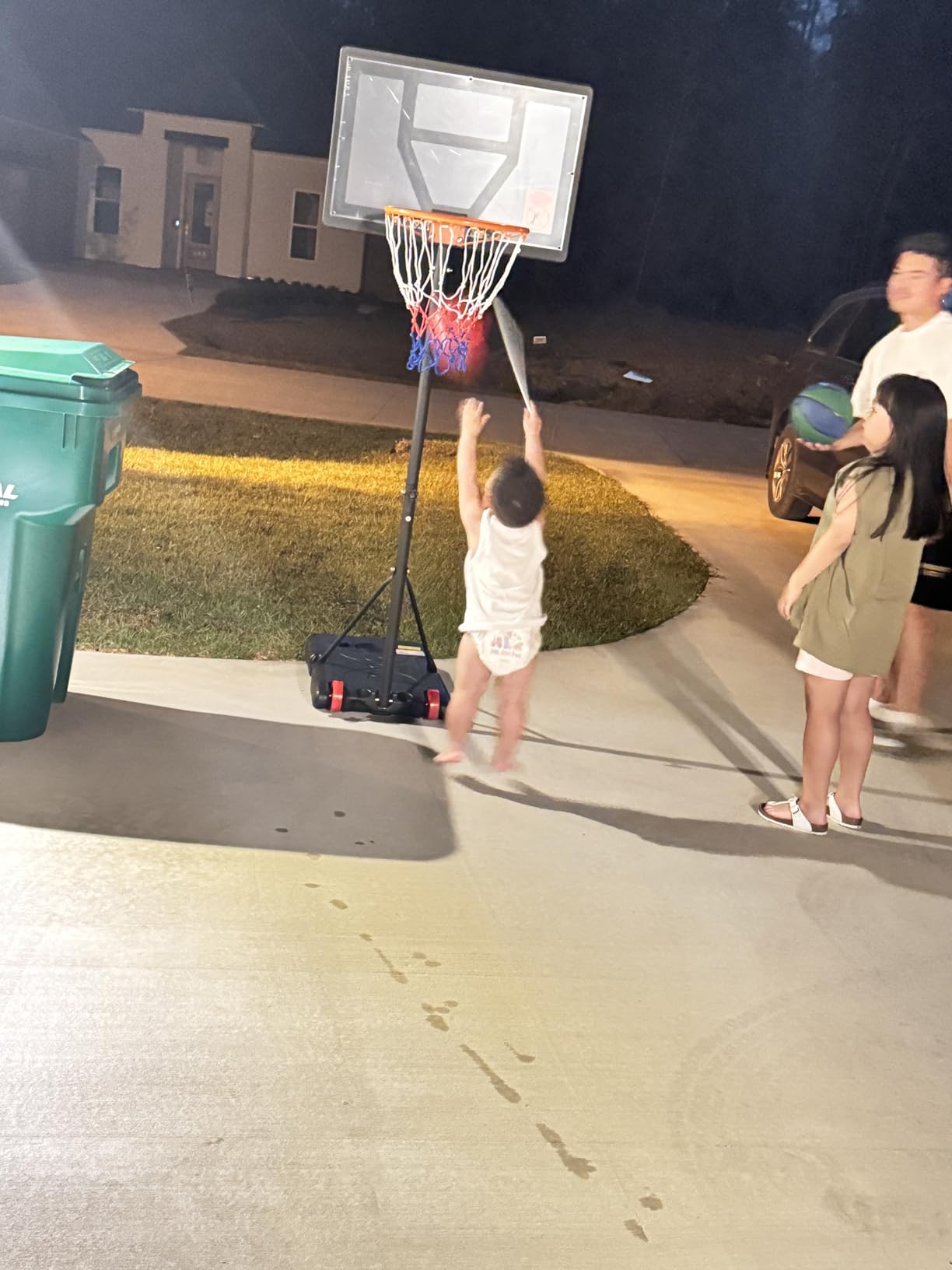 Yohood Kids Basketball Hoop Outdoor Height Adjustable 3-7 FT customer photo 2