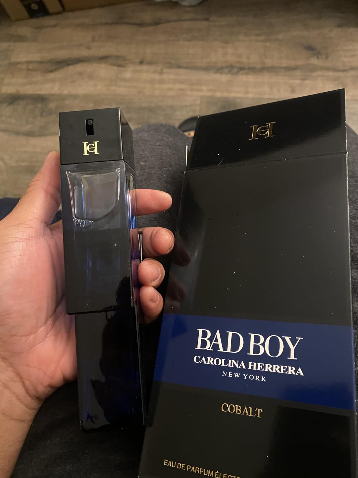 Carolina Herrera Bad Boy Cobalt 3-Piece Gift Set for Men, (Eau De Parfum 3.4 oz + Shower Gel 3.4 oz + Travel Spray 0.34 oz) - Limited Edition customer photo 1