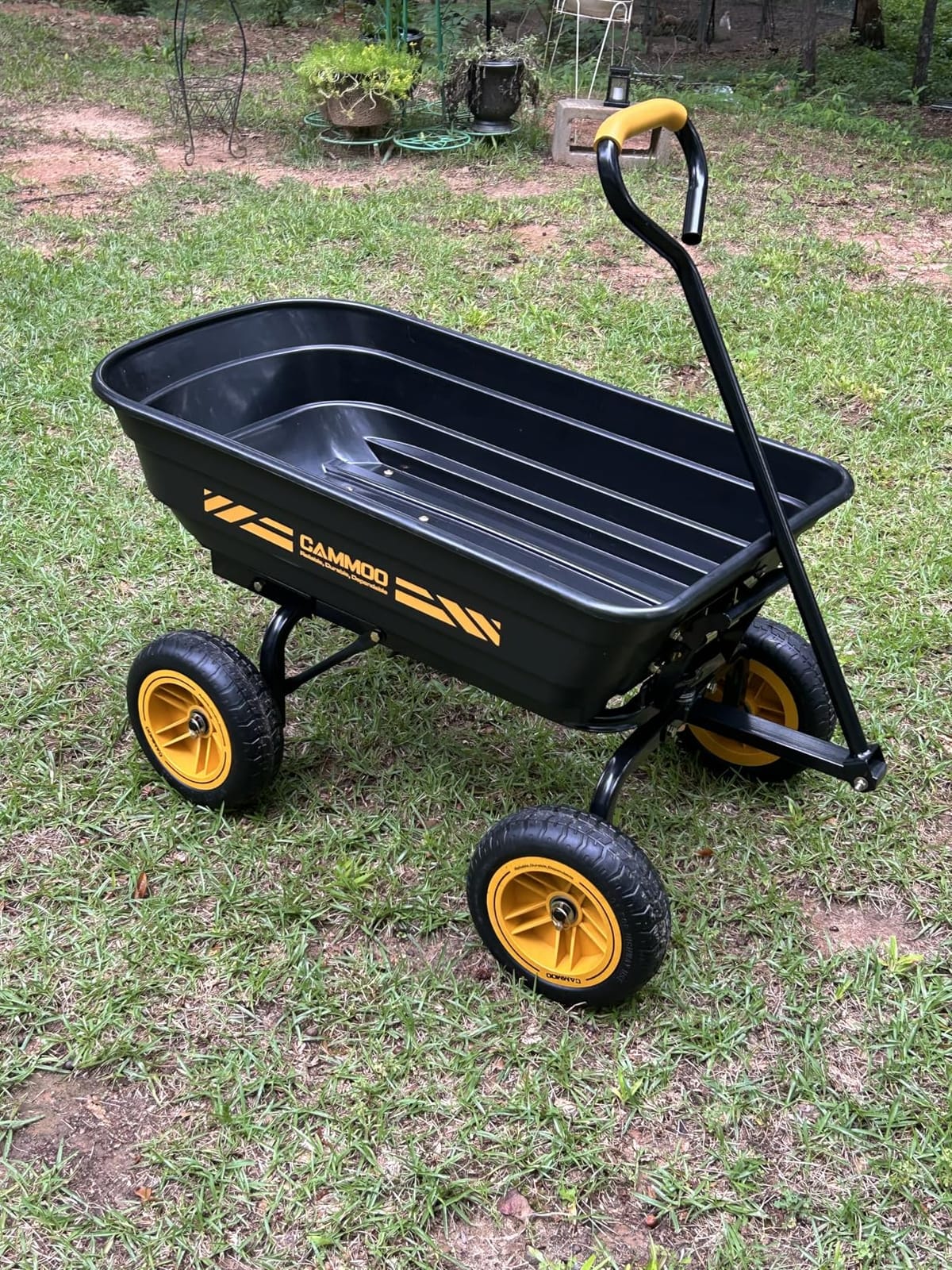 CAMMOO 10-in NO-Flat Tires 600lb Garden Dump Cart 4 Cu.Ft. Wheelbarrow customer photo 2