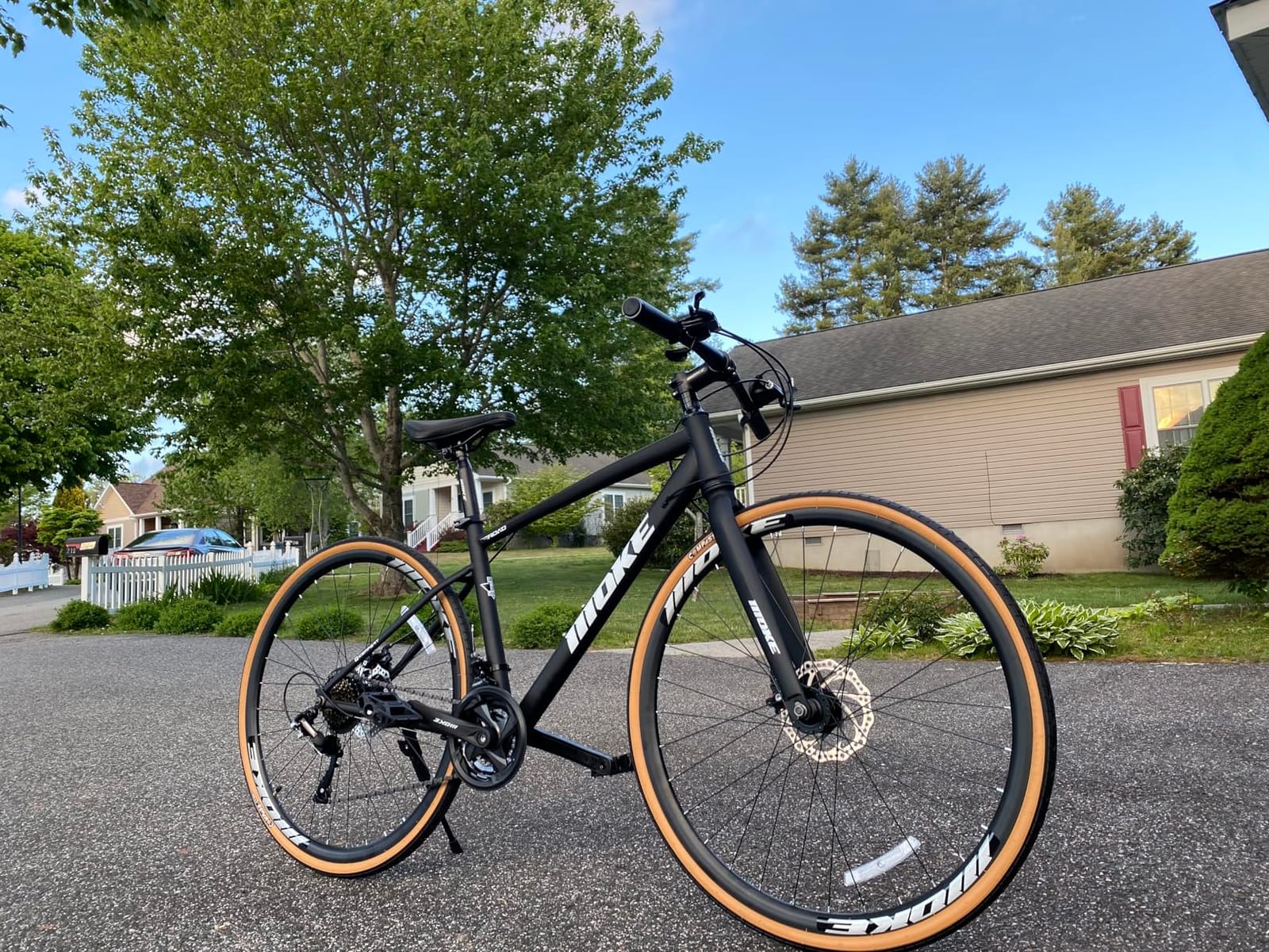 DEYGIA Hybrid Bike, 24-Speed 700C Wheel Hybrid Bicycle with Dual Disc Brakes, Trigger Shifting, Internal Wiring Frame, Lightweight City Commuter Bicycle for Men Women Adult, Multiple Colors customer photo 1