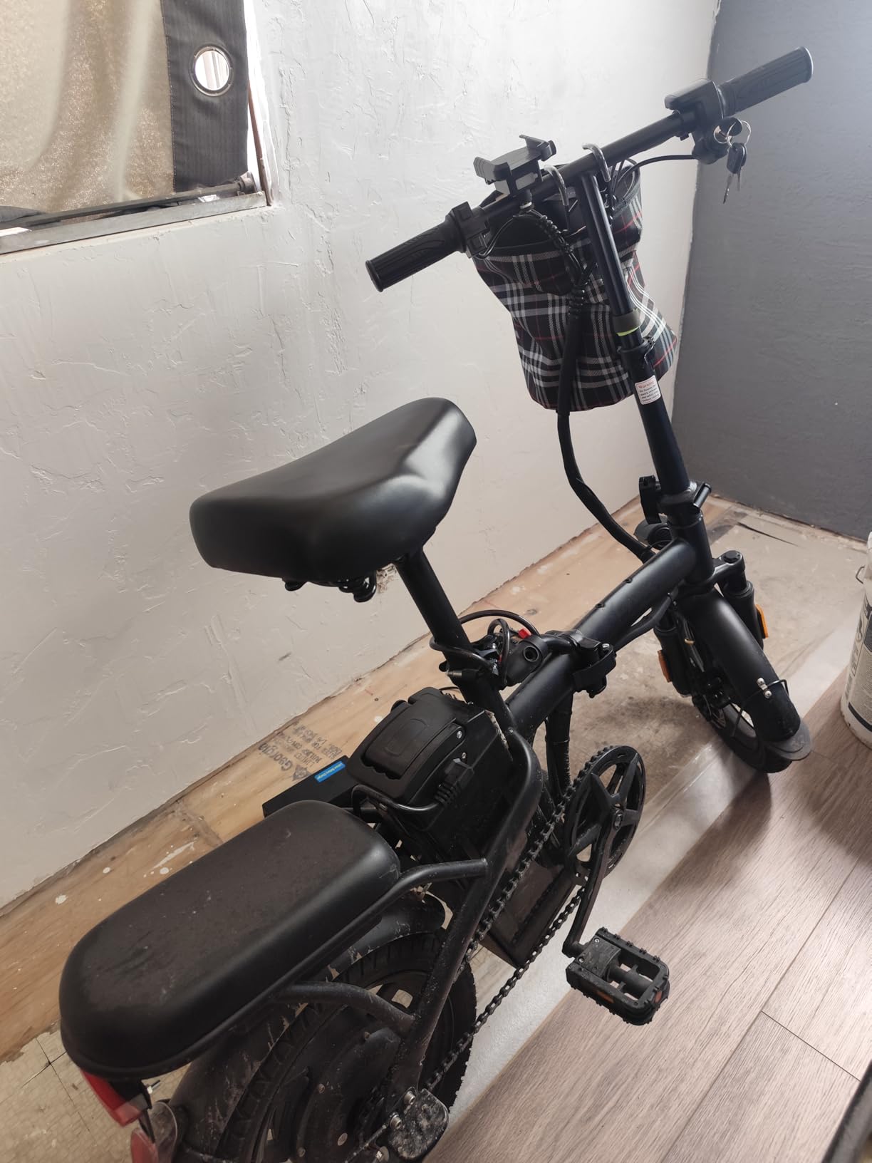 Electric Bike for Adults and Teens, 560-740W Motor, 20-25MPH Compact Commuter Folding Ebike, 32 Miles Range, 48V 10Ah Battery, 3-Level Pedal Assist, 14