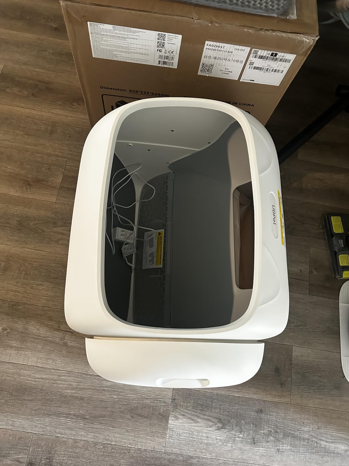 UBPET Self Cleaning Cat Litter Box, XXXL Automatic Litter Box for Multiple Cats, Weight Sensors Safety Protection, Smart APP Control, Odor Control, Works with Clumping/Bentonite Litter (XX-Large) customer photo 2
