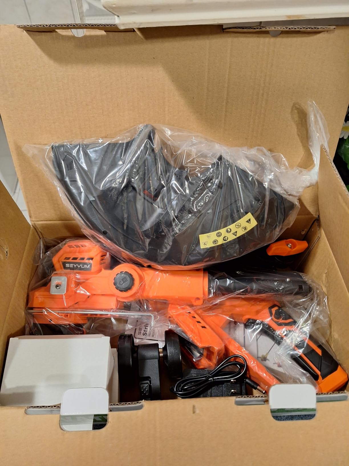 SEYVUM String Trimmer, 20V 12-inch Cordless Weed Wacker with Auto Line Feed, 2 X 2.0Ah Battery Powered Lawn Edger with 8 Pcs Grass Cutter Spool Line, Fast Charger Included customer photo 2