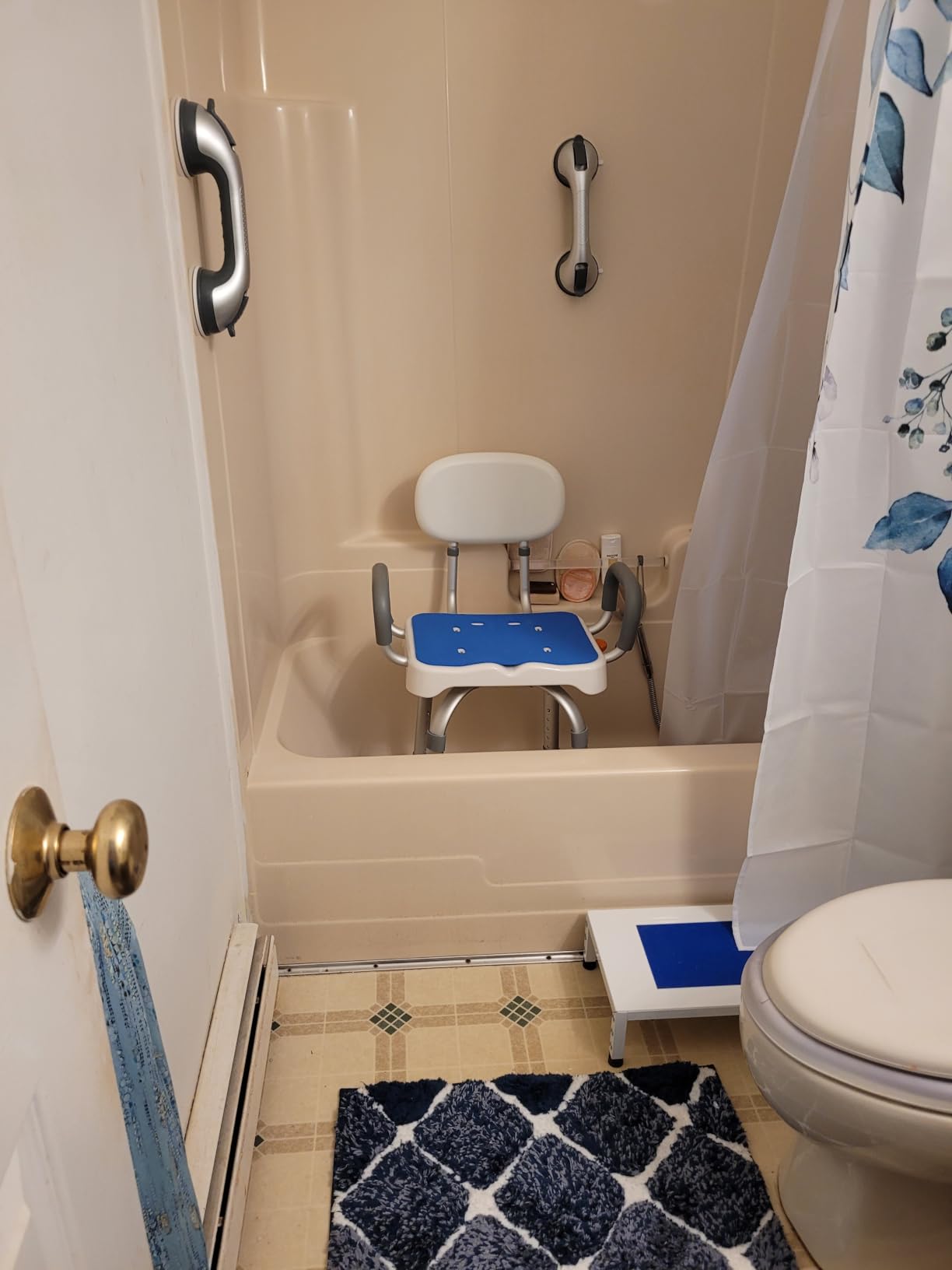 KingPavonini 360 Degree Swivel Shower Chair for Inside Shower, 550 LB Heavy Duty | Stable Flat Tube Frame, Shower Chair for Elderly and Disabled, 360 Degree Swivel with 90 Degree Lock, M-Shaped Anti-Slip Seat, Tool-Free customer photo 2