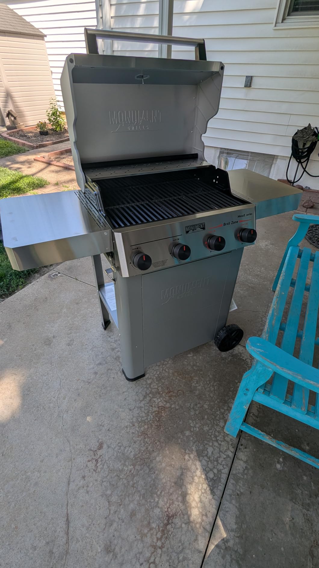 Monument Grills 4 Burner Propane Gas Grill with Advanced Broil Zone, Stainless Steel Outdoor Mesa 2 Barbecue Grill, Foldable Side Shelves, 500°F in 5 Mins, Fast Assembly, Mesa II 410FBZ customer photo 1