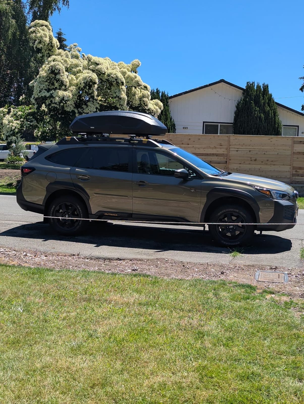 Thule Pulse 2 M Roof-Mounted Box, 14 Cubic Ft, Dual-Side Opening customer photo 1