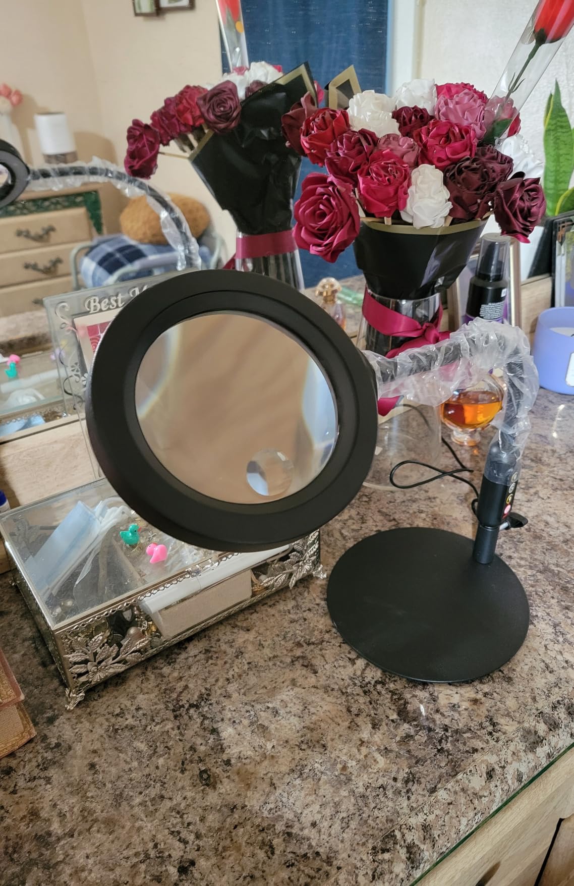 30X 10X Magnifying Glass with Light and Stand, 5 Color Modes Stepless Dimmable, Optical Grade HD Lens, LED Lighted Magnifier Hands Free with Flexible Gooseneck for Close Work, Craft, Hobby, Painting customer photo 2