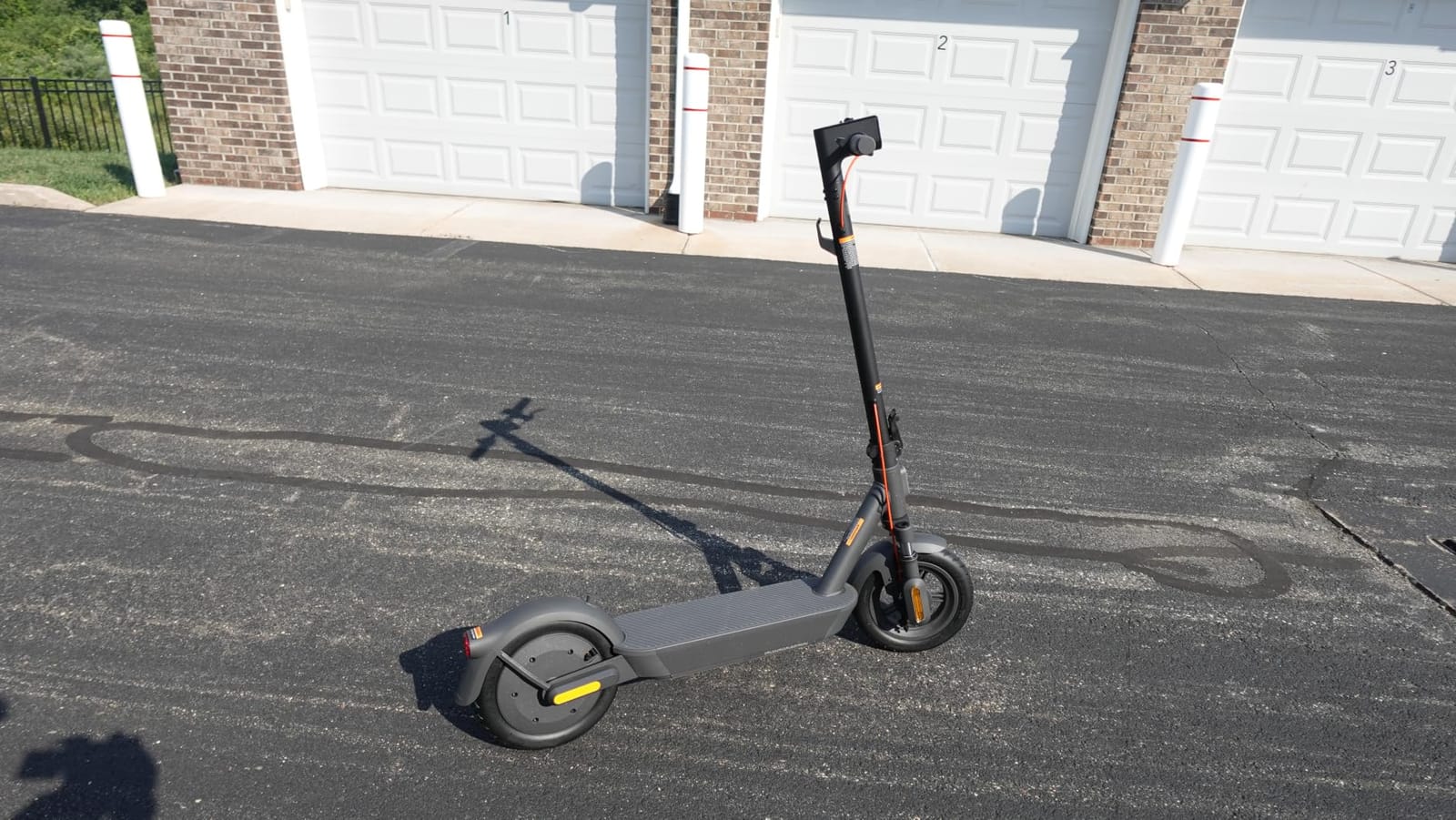 Electric Scooter | 45/28Miles Long Range | 22/20MPH | 900W/550W Motor | Dual Suspension & Brake | 12''/8.5'' Tires | APP Control | TCS | All-Terrain E Scooter for Adults Teens (UL2272) customer photo 2
