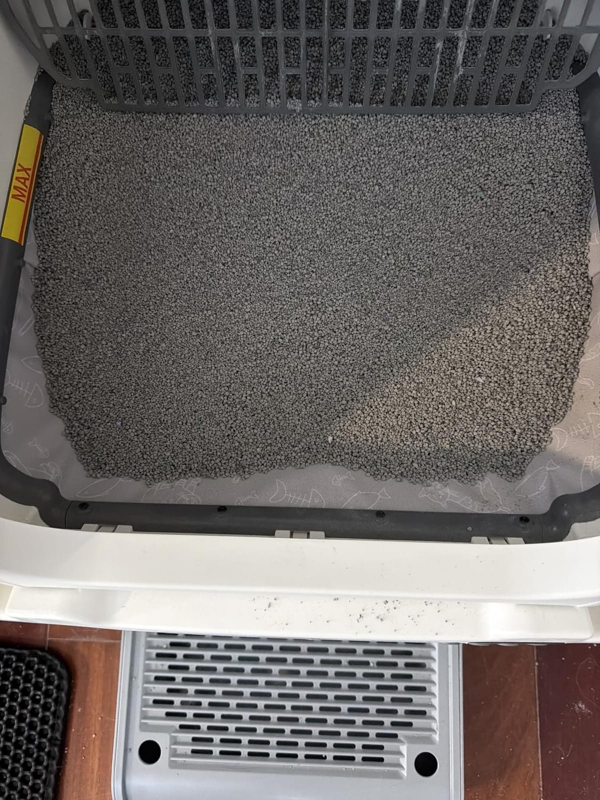 Automatic Cat Litter Box Self Cleaning - App Control, Cat Toilet Records, Suitable for Big Cats, Medium Cats, Kittens and Multi-Cat Families, Anti-Pinch, Low Noise【Assembly Required】- White customer photo 1