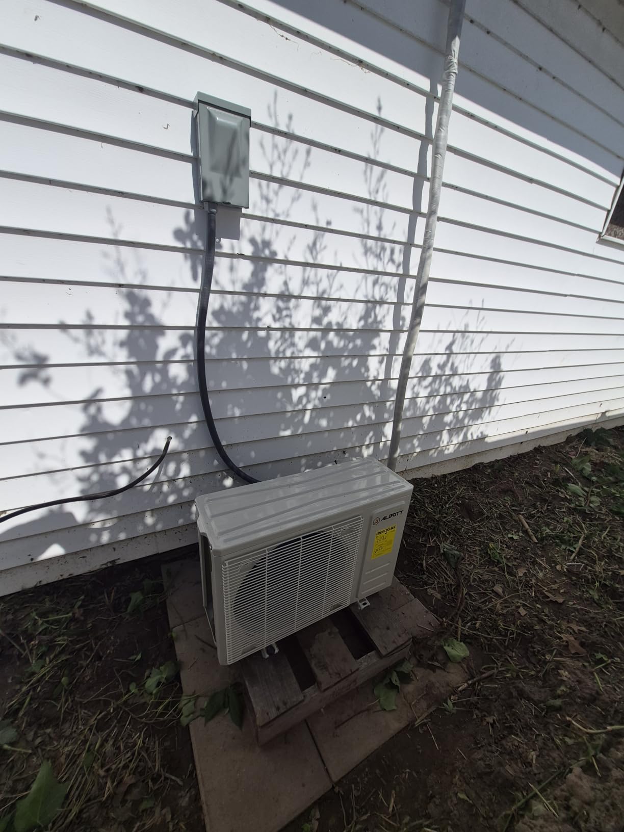 Albott 12,000 BTU Mini Split Air Conditioner and Heater SEER2 18, 115V | Inverter Energy-Efficient AC with Self-Cleaning, Remote and APP Control, Cools up to 750 Sq.Ft. customer photo 1