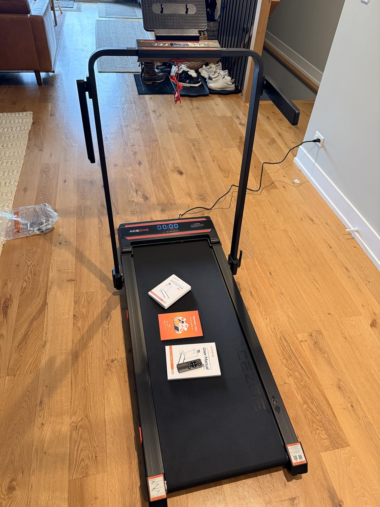Foldable Walking Pad with 0-15% Auto Incline and Handle Bar, Under Desk Treadmill with 300LBS Weight Capacity, 3.0HP Quiet Treadmills for Home with Speaker, APP & Remote Control customer photo 2