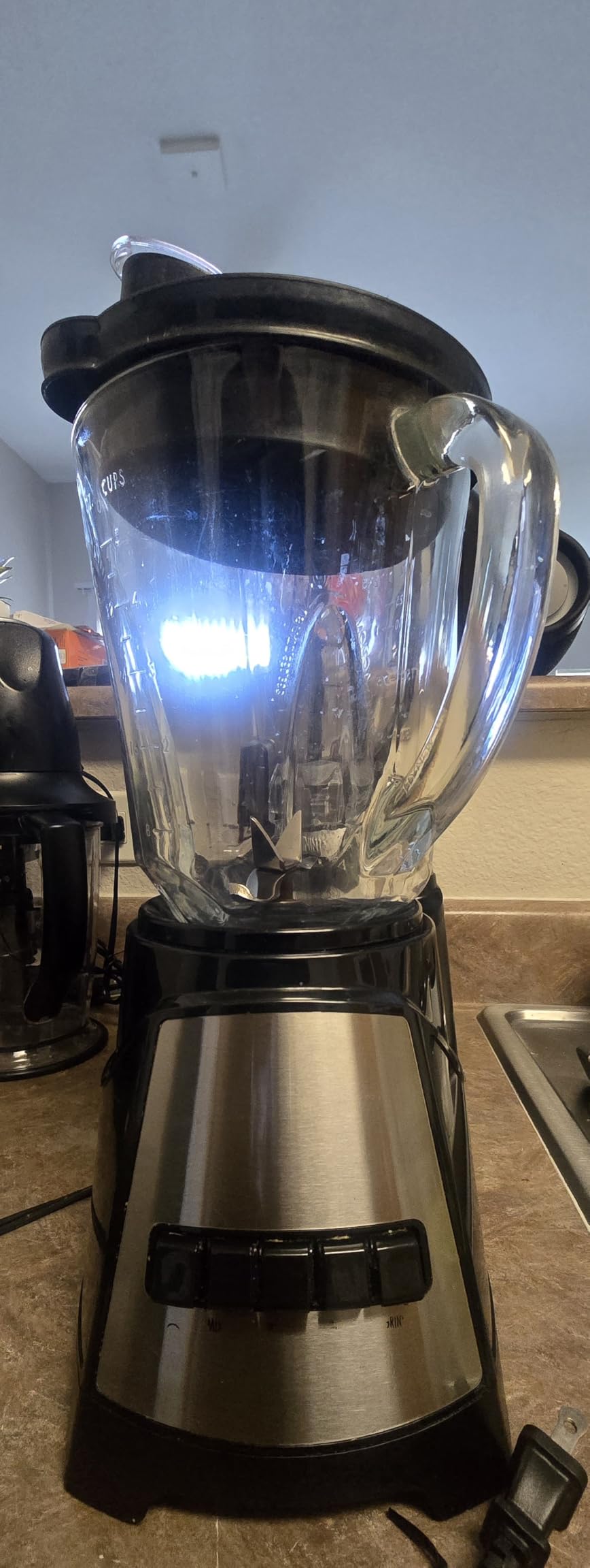 Hamilton Beach Power Elite Blender For Smoothies With Wave Action System | 40 oz. Glass Jar | 12 Functions Including Puree, Crush Ice | 700 Watts | Kitchen Makeover Blue | 58155 customer photo 2