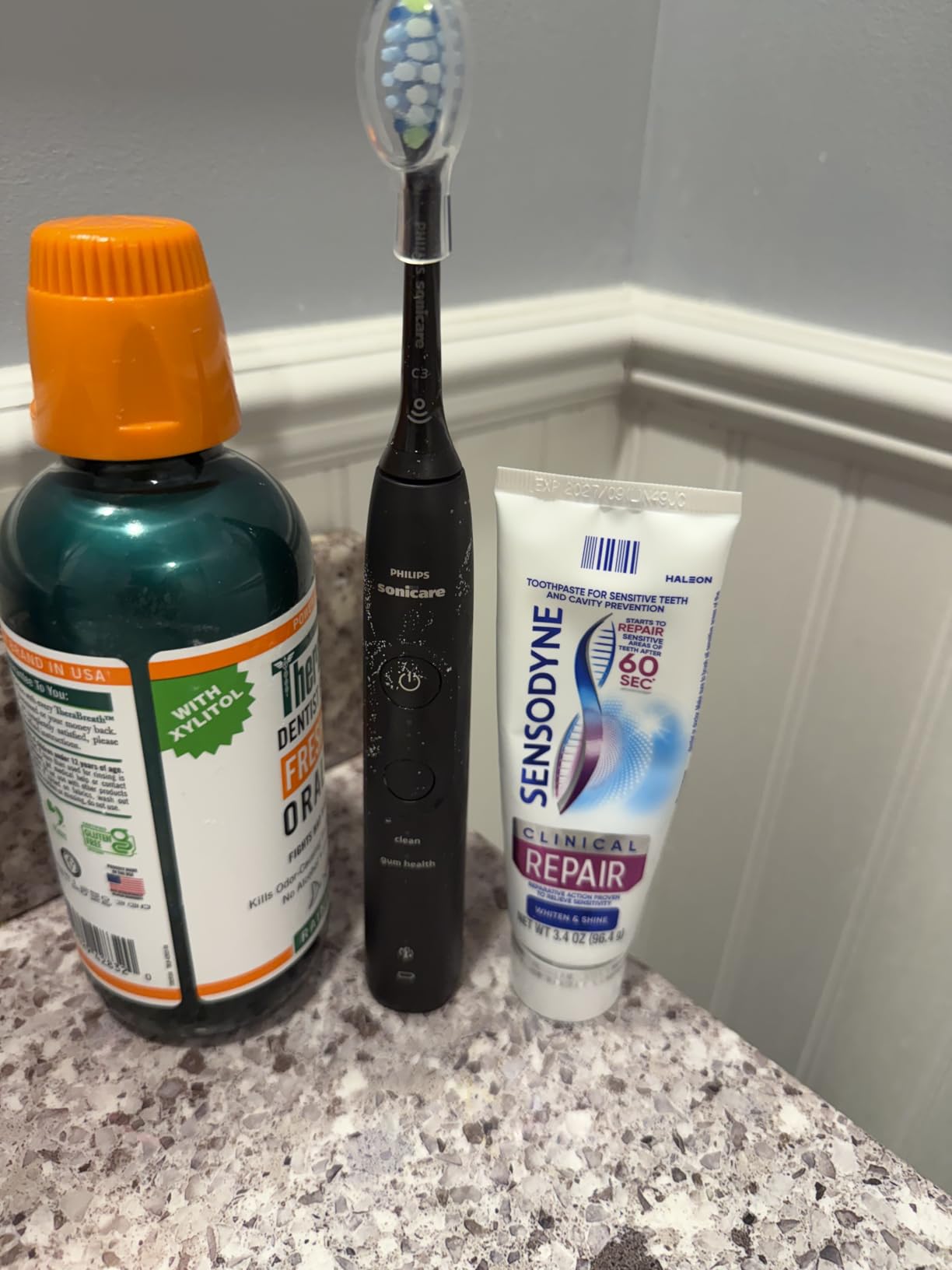 Philips Sonicare 5950 Series Electric Toothbrush, with Pressure Sensor, for Sensitive Gums, 6 Brushing Settings, SmarTimer, BrushPacer, 21-Day Runtime, Travel Case, Light Pink, HX7132/03 customer photo 1