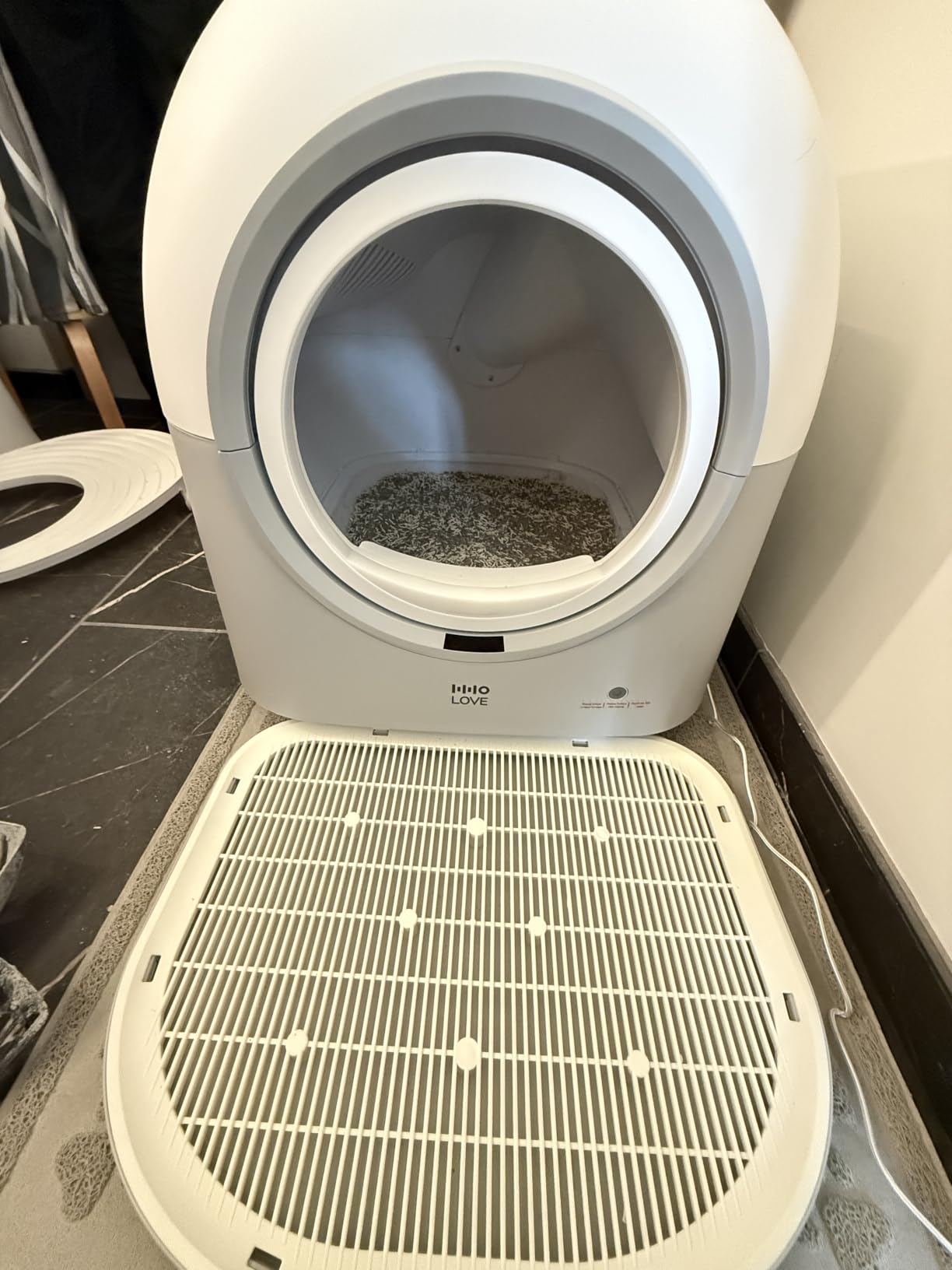 HHOLOVE Self Cleaning Litter Box Automatic with Safety Sensors, Odor Control, Real-Time Health & Weight Monitor, Ultra-Quiet, 60L Large Capacity for Multiple Cats, 2026 Version customer photo 2