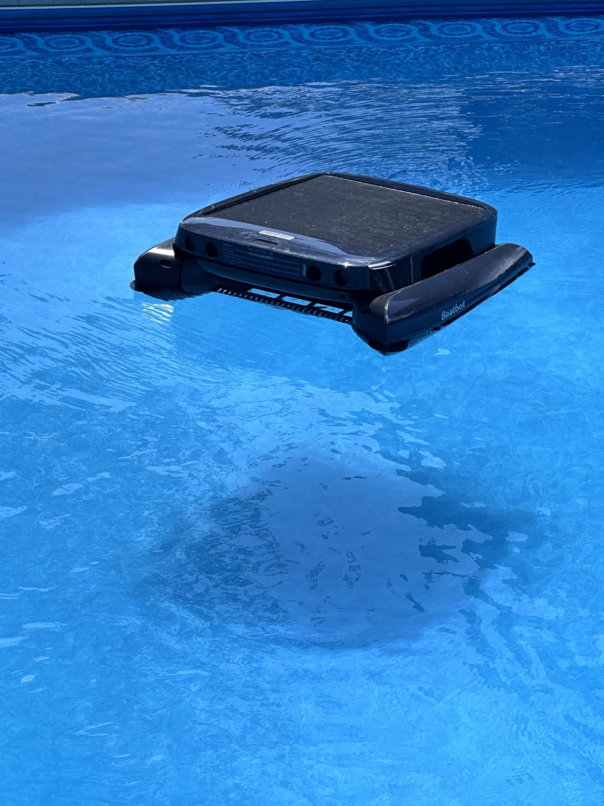 Beatbot iSkim Robotic Pool Surface Skimmer, 9L Basket, 24/7 Solar Cleaning, 28-Hour Runtime, Anti-Stranding Design for Pool Steps, Smart Obstacle Avoidance, Auto Return, APP Control - Navy Blue customer photo 1