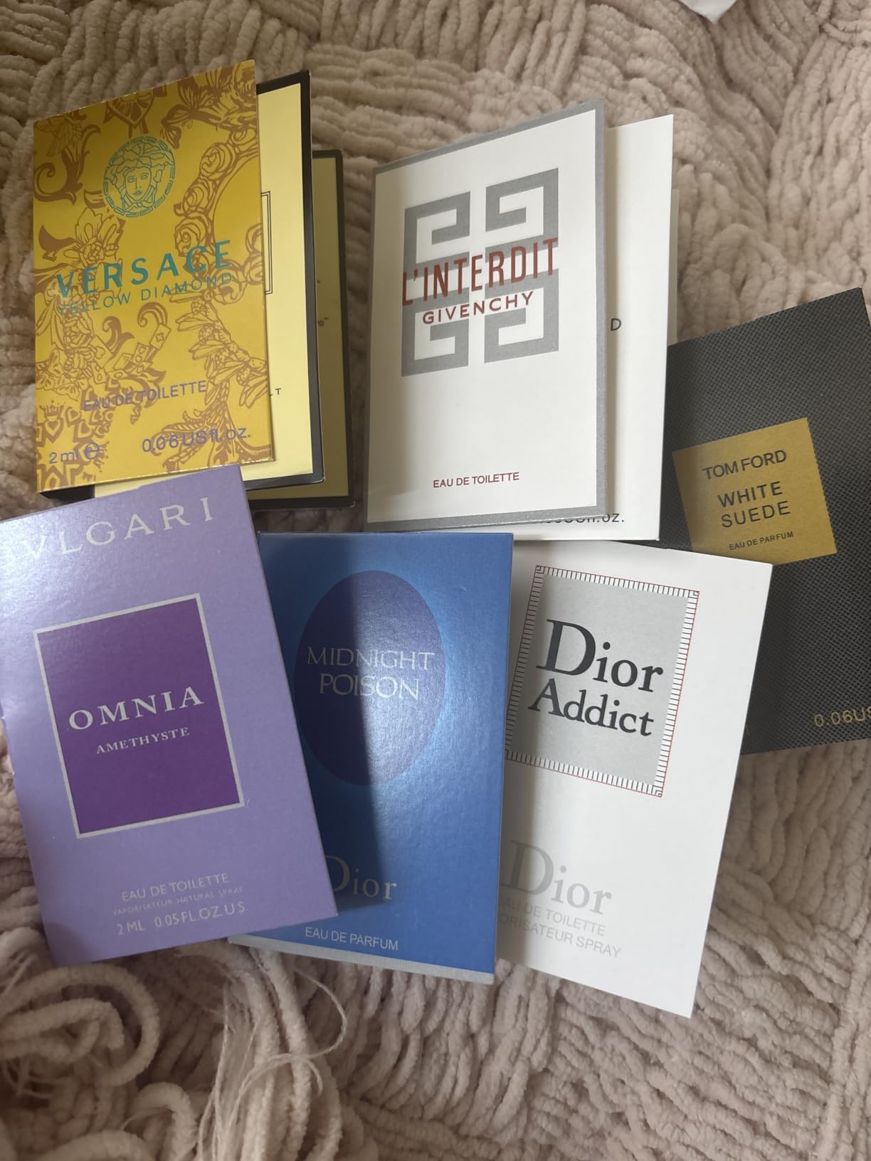 Perfumes for women, High End Designer Fragrance Sampler Set for women, mini perfume samples, High-End Scent Discovery Gift Set (pack of 16 Sample Vials) customer photo 1