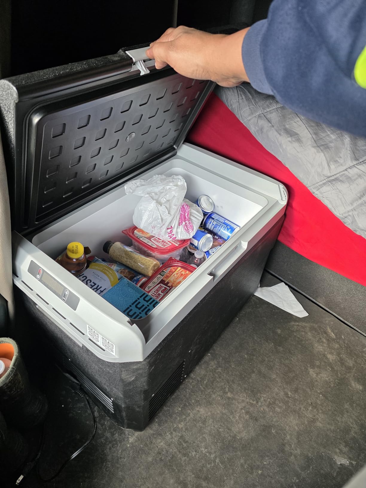 VEVOR 12V Car Refrigerator 10 QT, Portable Mini Freezer with APP Control, -4℉ to 68℉, 12/24V DC & 110-220V AC Compressor Cooler for Travel, Camping, Home, Road Trip customer photo 2
