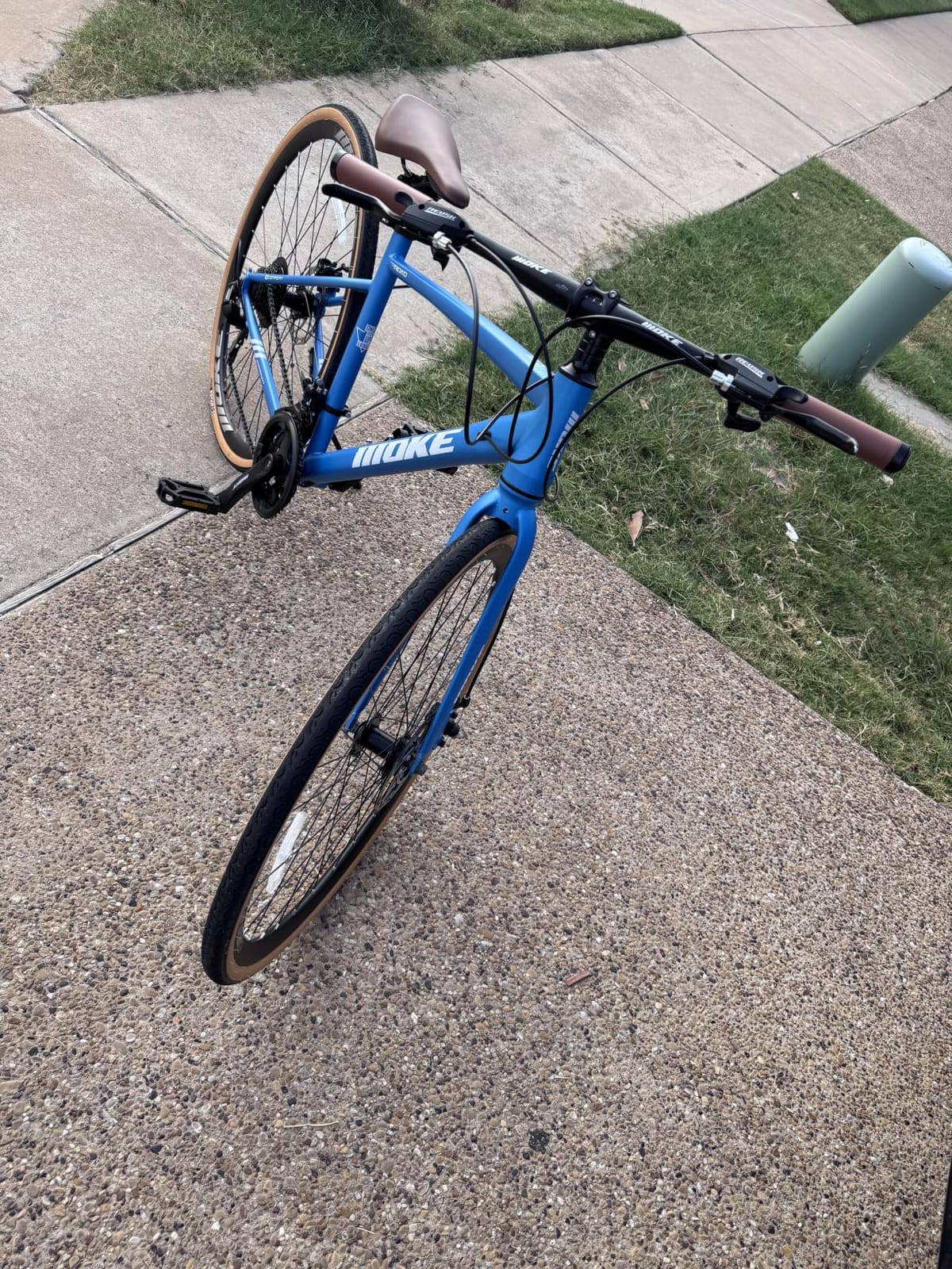 DEYGIA Hybrid Bike, 24-Speed 700C Wheel Hybrid Bicycle with Dual Disc Brakes, Trigger Shifting, Internal Wiring Frame, Lightweight City Commuter Bicycle for Men Women Adult, Multiple Colors customer photo 1