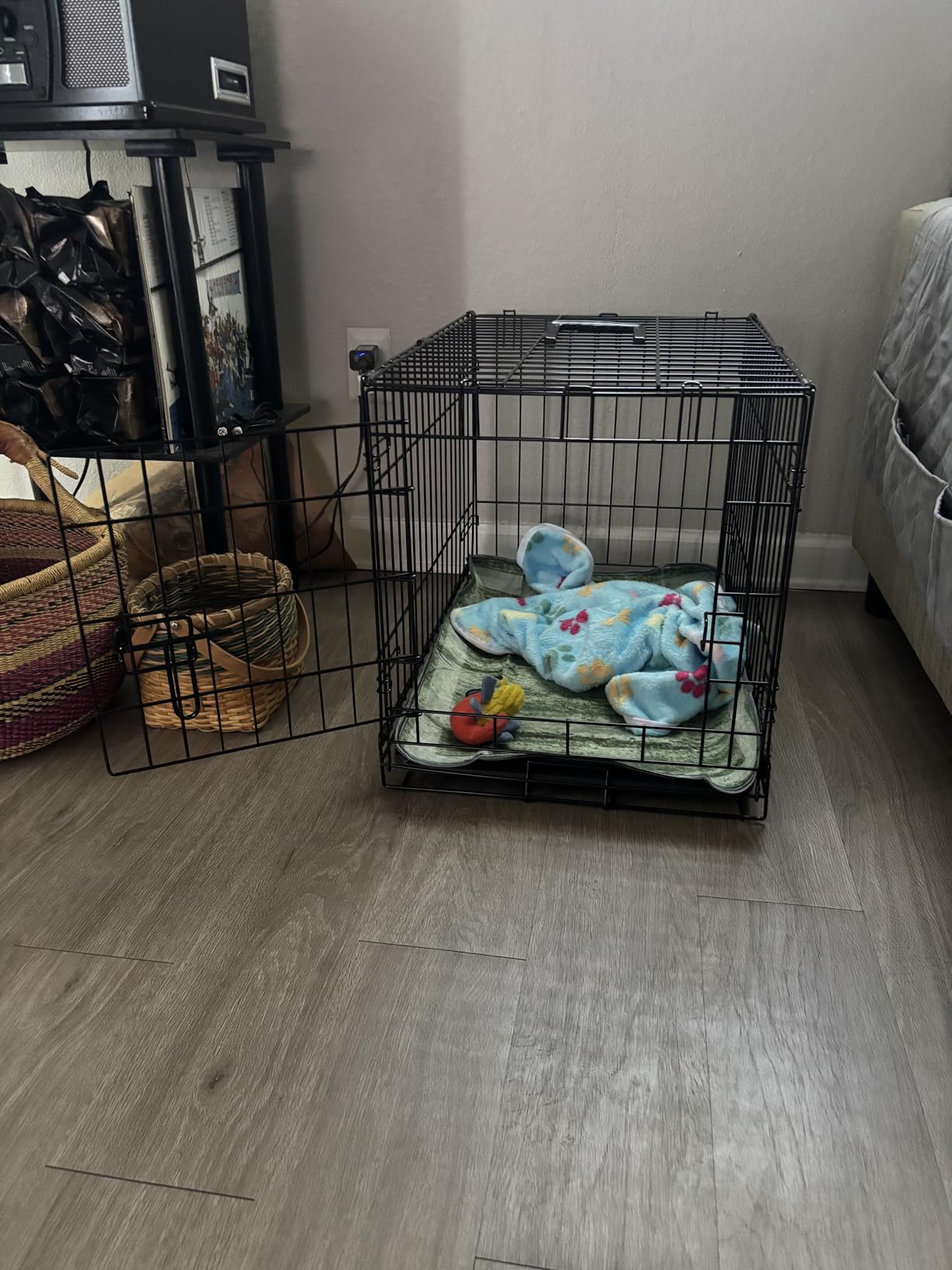 Sweetcrispy 18 Inch Dog Crate, Small Dog Cage, Foldable Puppy Pet Kennel | Single Door, Metal Kennel, Secure Lock, Removable Tray, Indoor Outdoor Training Travel customer photo 2