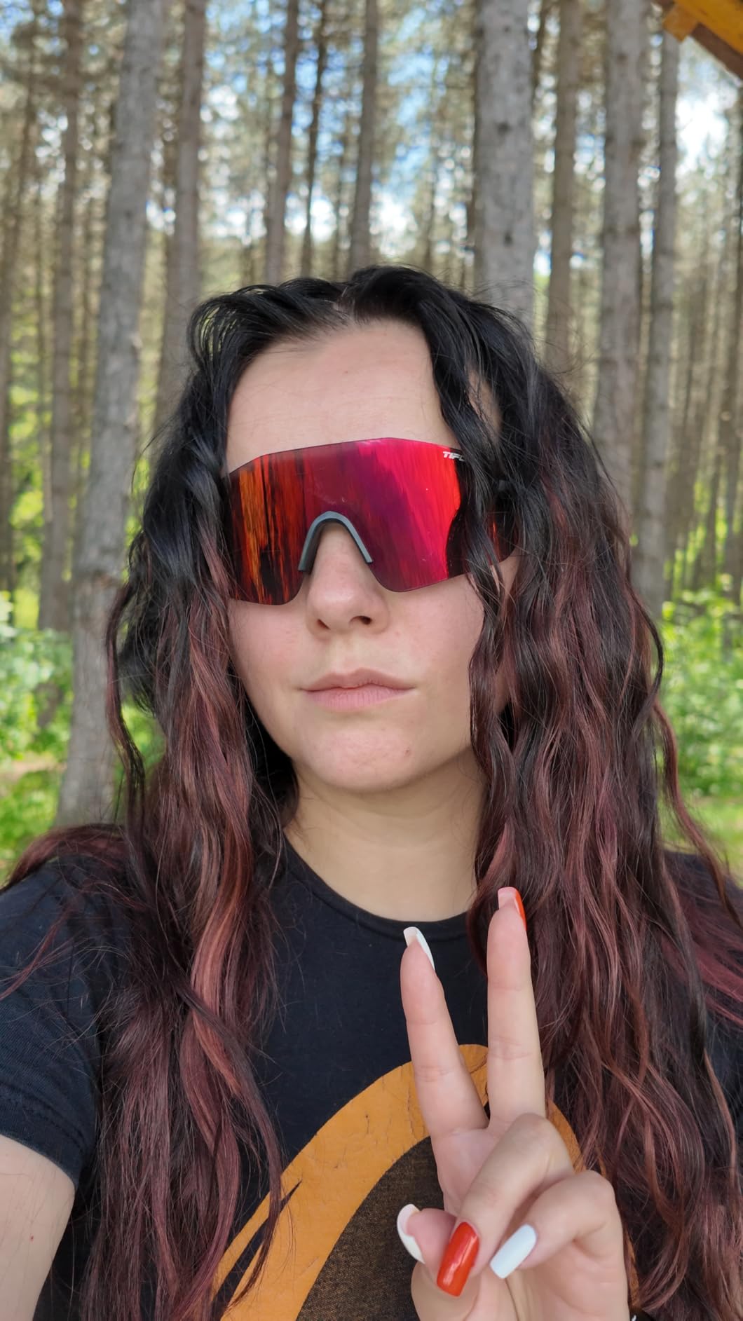 Tifosi Vogel SL Shield Sunglasses - Running, Baseball & Golf | 100% UVA/UVB, shatterproof polycarbonate. Shield fit, hydrophilic nose pad. For running, baseball, golf, cycling & pickleball customer photo 1
