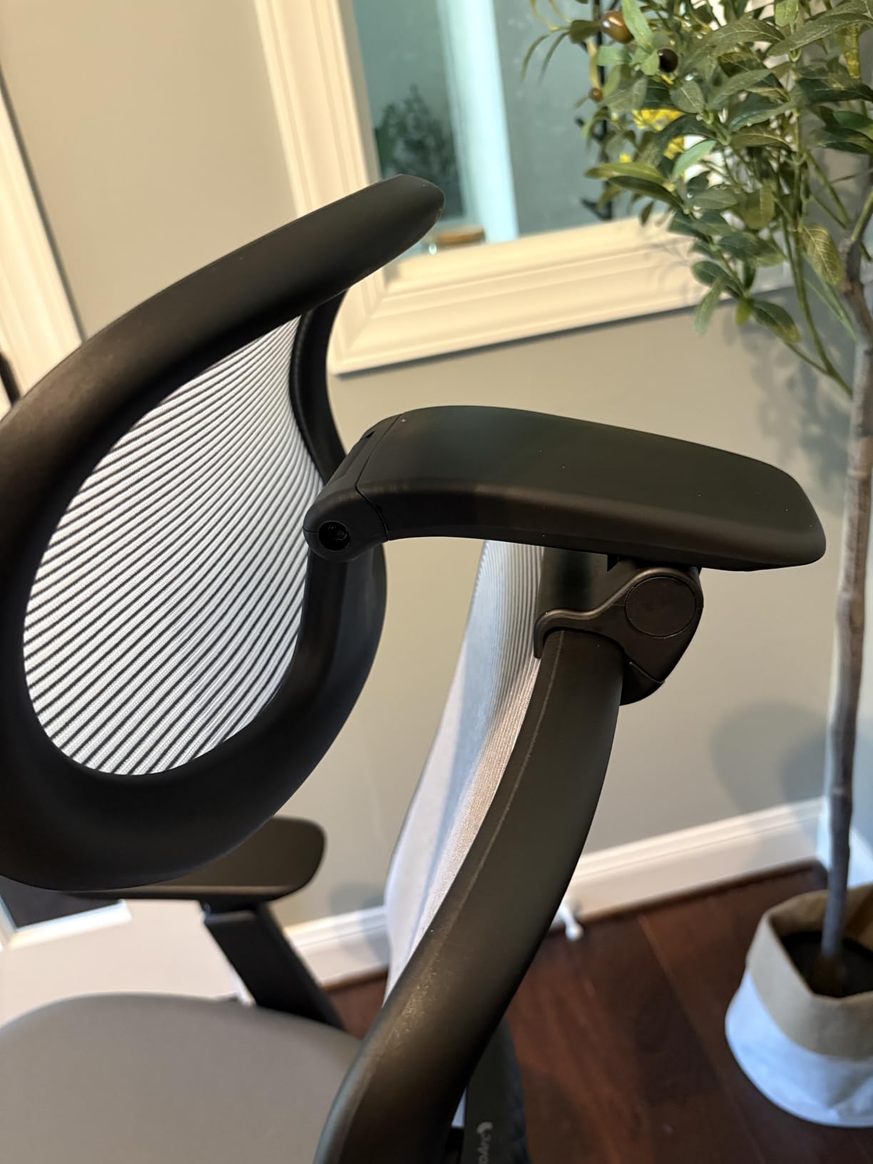 ProtoArc EC200 Ergonomic Office Chair with Adjustable Seat Depth | Lumbar Support, High-Back, Mesh Desk Chair, Home Office 8+ Long Hours Sitting, For Remote Workers & Programmers, Pure Black customer photo 1