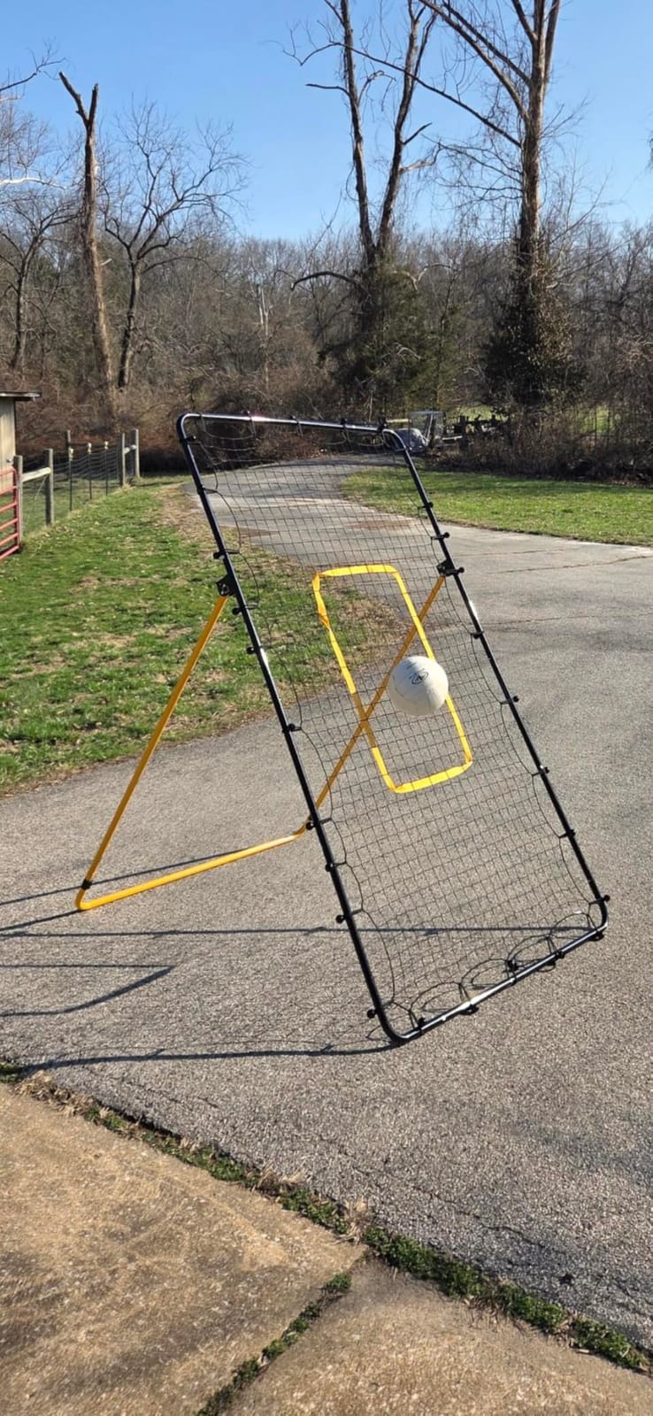 OLIXIS Volleyball Rebounder Net 7x4 FT, Rebounder Net with Travel Bag | Multi Sport Bounce Back Training Equipment, 5 Adjustable Angles for Outdoor Indoor Practice, Spiking, Bumping customer photo 1