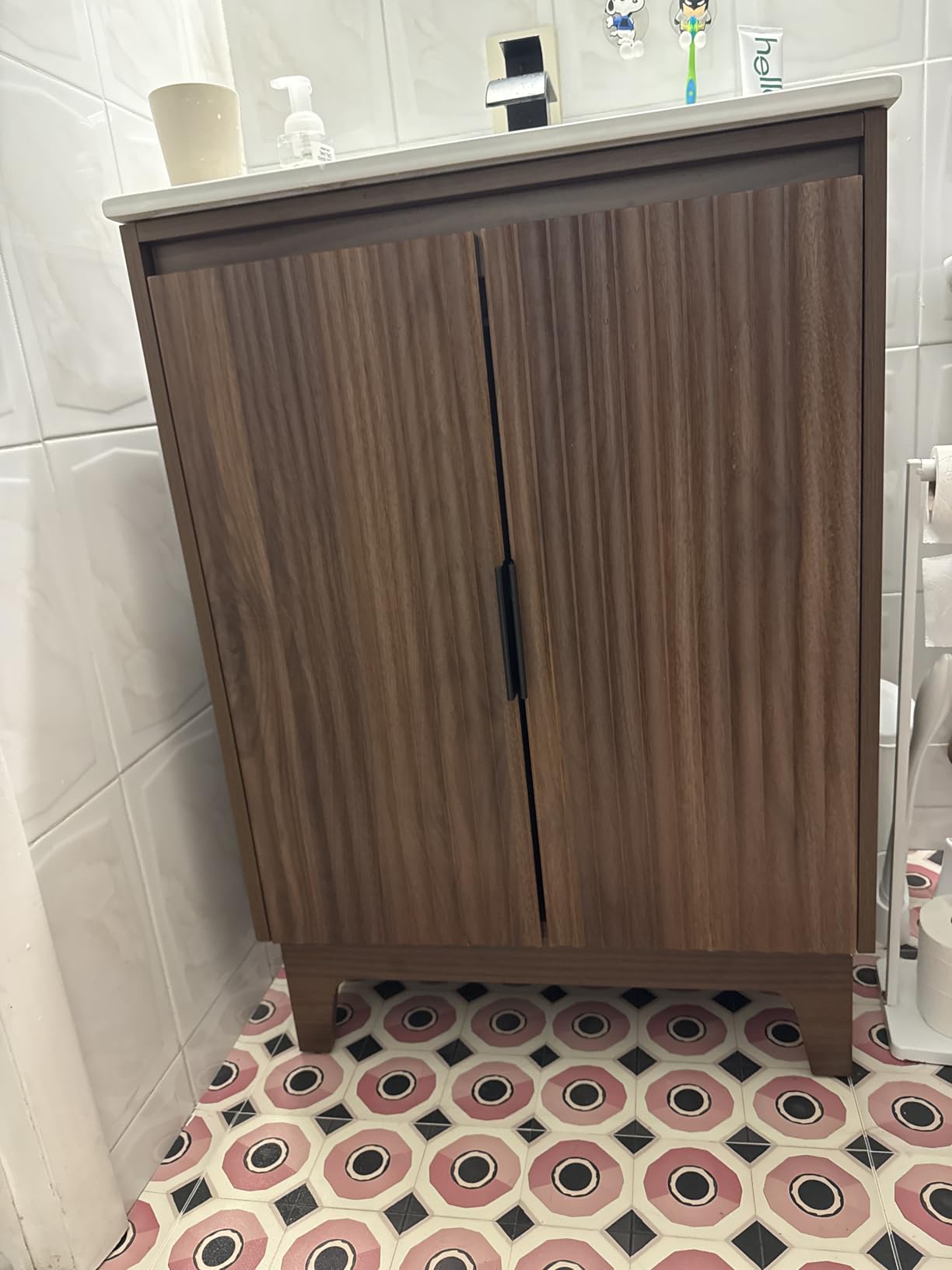 VINGLI 24 Inch Bathroom Vanity with Sink, Dark Walnut Freestanding Bathroom Cabinet with Ceramic Sink Top, Fluted Double Doors, Fixed U-Shaped Shelf and Open Back for Small Bathrooms customer photo 1