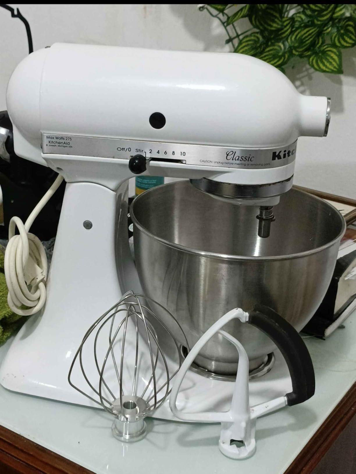 KitchenAid Classic Series 4.5 Quart Tilt-Head Stand Mixer K45SS, White | 10 Speeds, Durable Metal construction, 59 Touchpoints for Thorough Mixing, Compatible with KitchenAid Attachments customer photo 2