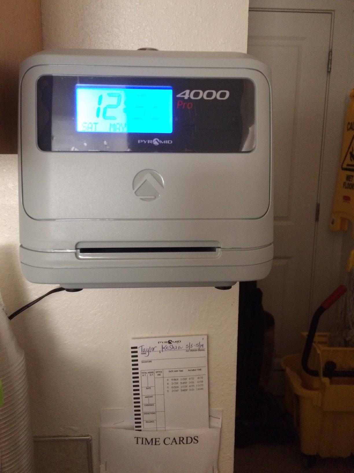 Pyramid Time Systems 4000 Pro Auto Totaling Time Clock, Silver customer photo 1