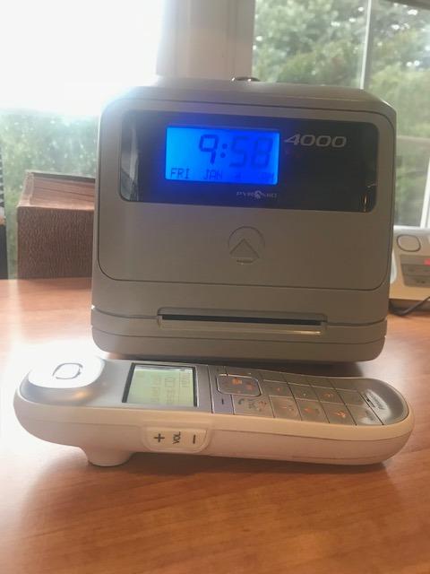 Pyramid Time Systems 4000 Pro Auto Totaling Time Clock, Silver customer photo 2
