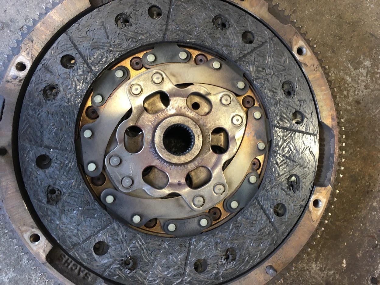 Schaeffler LuK 17-050, Clutch Kit, RepSet DMF with Release Bearing, Compatible with Audi TT 99-06; Seat Ibiza 05-06; Volkswagen Beetle 98-06, Golf 99-06, Jetta 99-05 customer photo 2