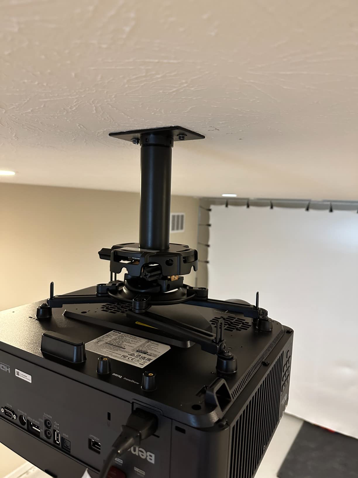 Peerless-AV PRG-UNV: Precision Gear Projector Mount for Multimedia Projectors up to 50lb (22kg) in Black customer photo 1