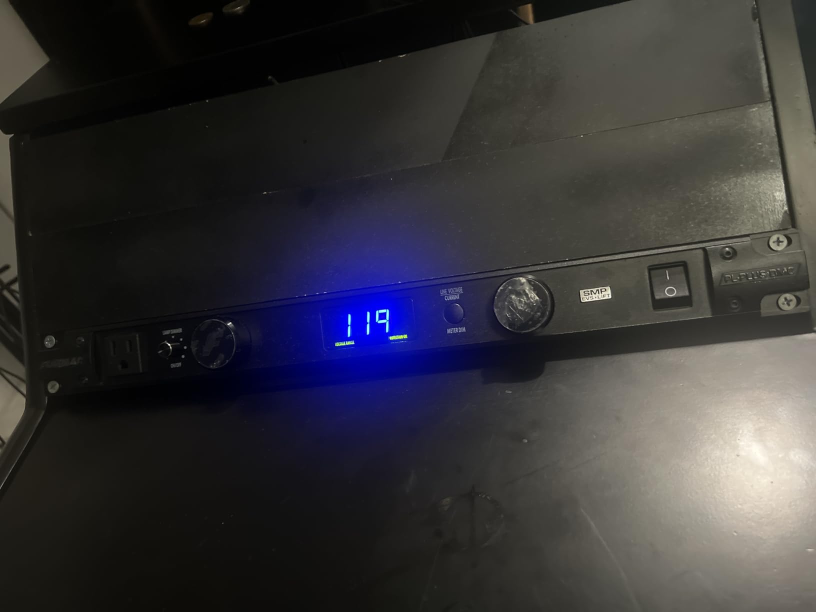 Furman PL-PLUS DMC Power Conditioner with Voltmeter / Ammeter | 15A, 9 outlets, digital volt/ammeter, SMP/LiFT/EVS, dual retractable LED lights, BNC lamp connector customer photo 2