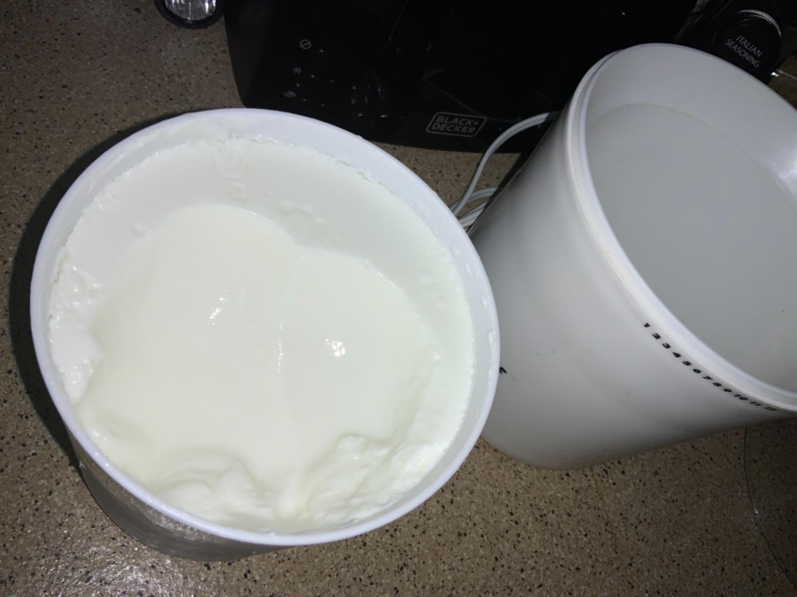 Euro Cuisine YM260 Yogurt Maker with Adjustable Time & Temperature Control, 2-Quart Glass Jar, Free Thermometer & Cotton Strainer Bag, 2025 Edition, White, Make Yummy Organic Probiotic Yogurt at Home customer photo 2