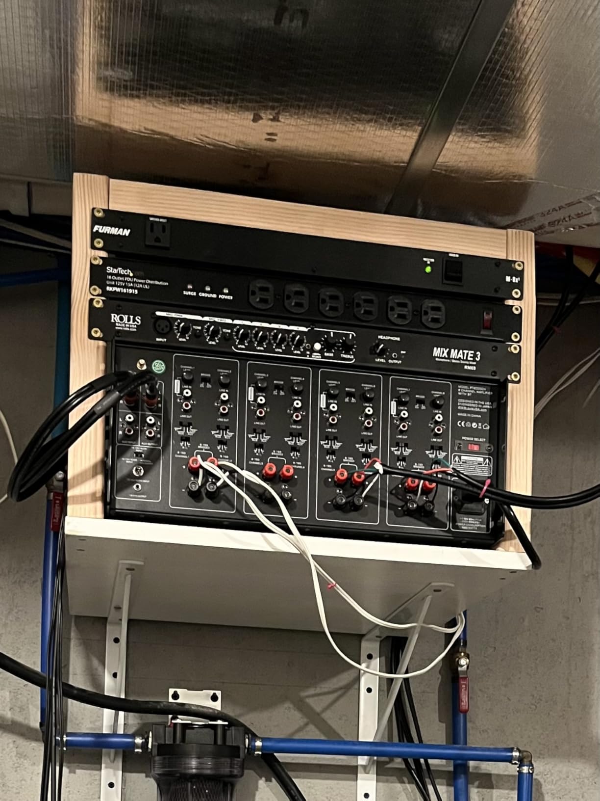 Pyle 4 Multi-Zone Stereo Amplifier - 19” Rack Mount, Powerful 8000 Watts with Speaker Selector Volume Control & LED Audio Level Display, 4-Ch. Bridgeable Switches - PT8000CH customer photo 2
