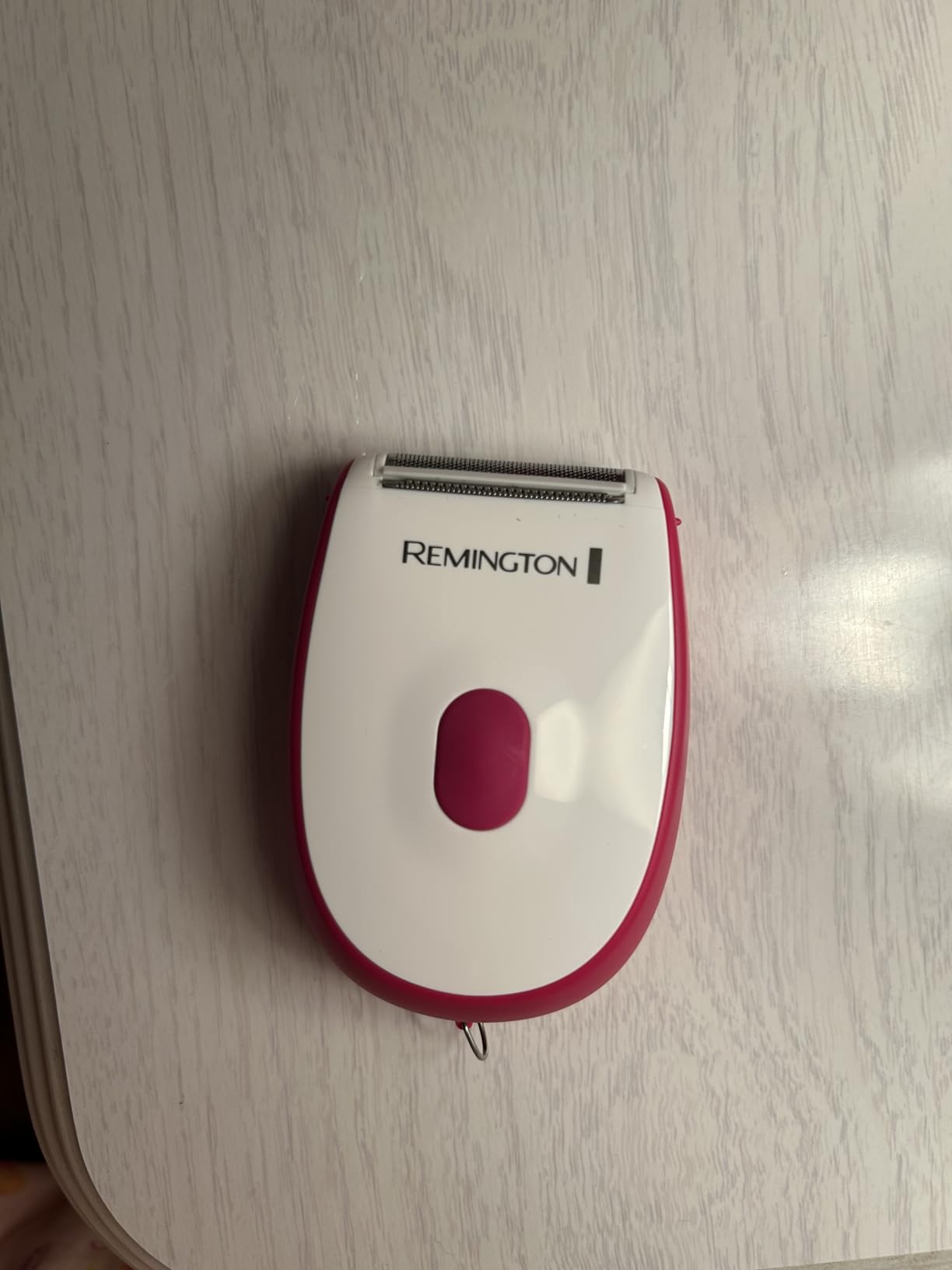 Remington WSF4810US Smooth & Silky On the Go Shaver, Wet/Dry Razor with Hypoallergenic Foil customer photo 1