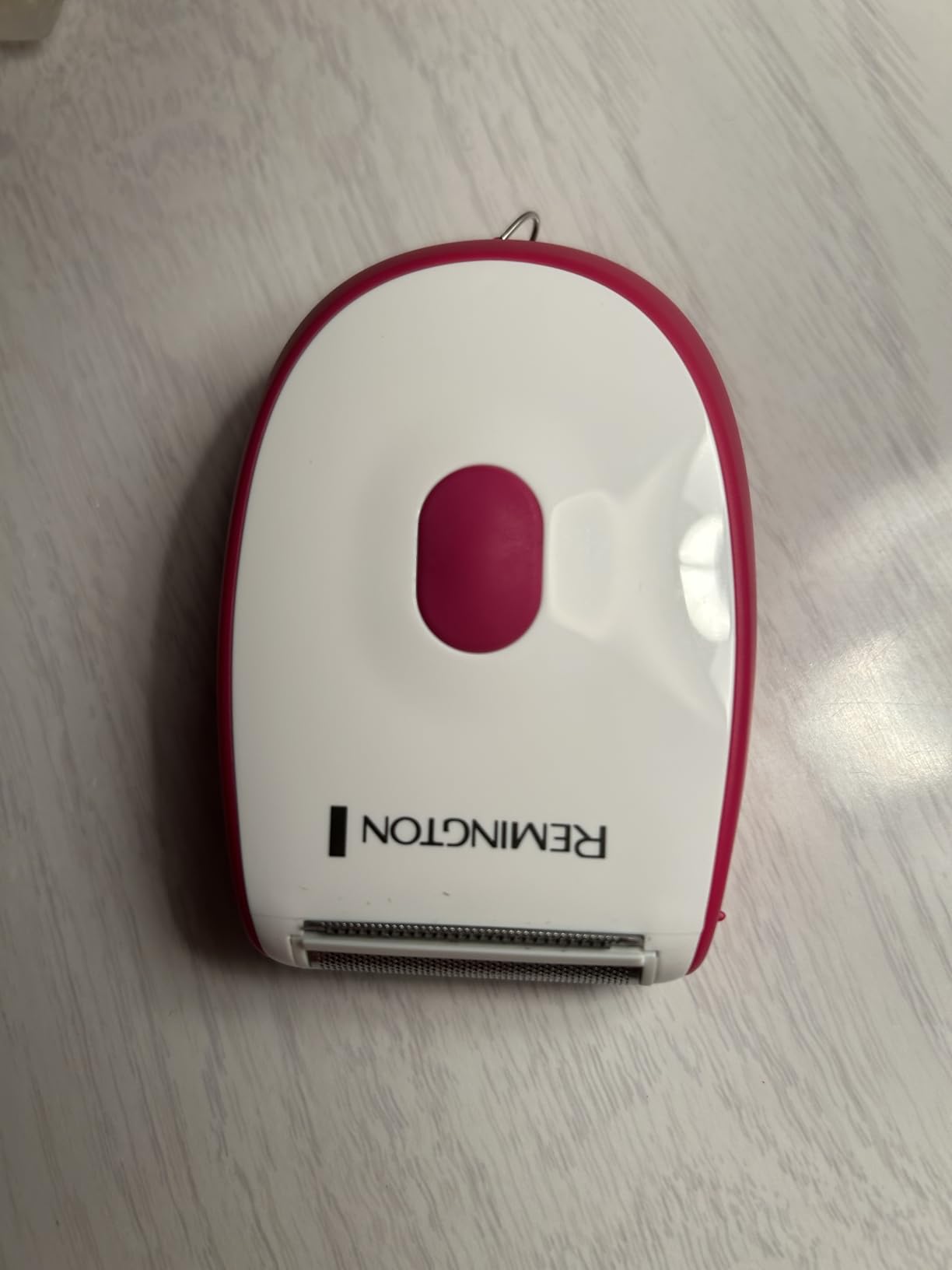 Remington WSF4810US Smooth & Silky On the Go Shaver, Wet/Dry Razor with Hypoallergenic Foil customer photo 2