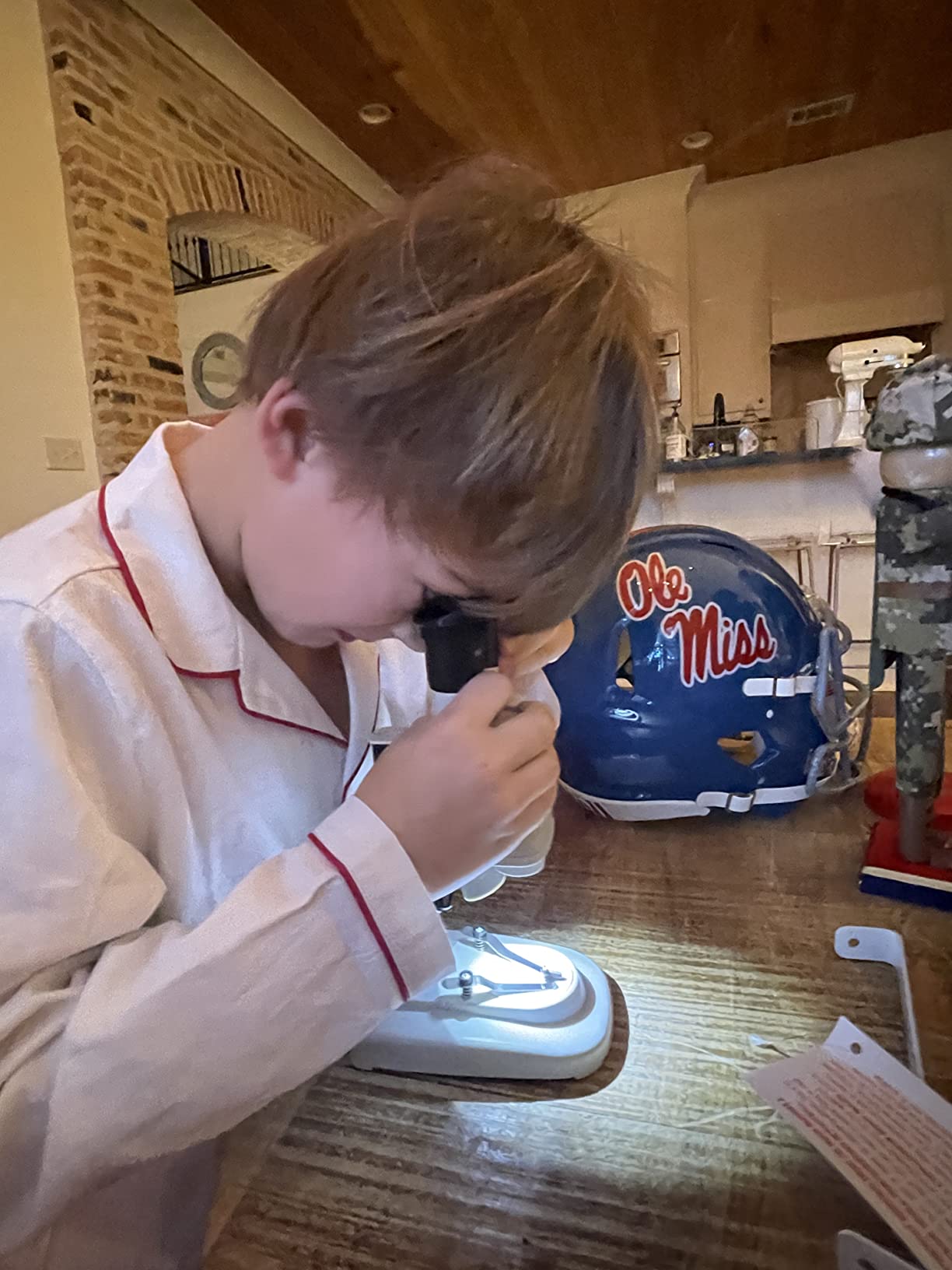 AmScope SE100-LED Portable Binocular Stereo Microscope, 20X Magnification customer photo 1