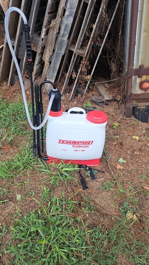 CHAPIN 61500 4-Gallon Backpack Sprayer for Lawn, Garden & Weed Control customer photo 1