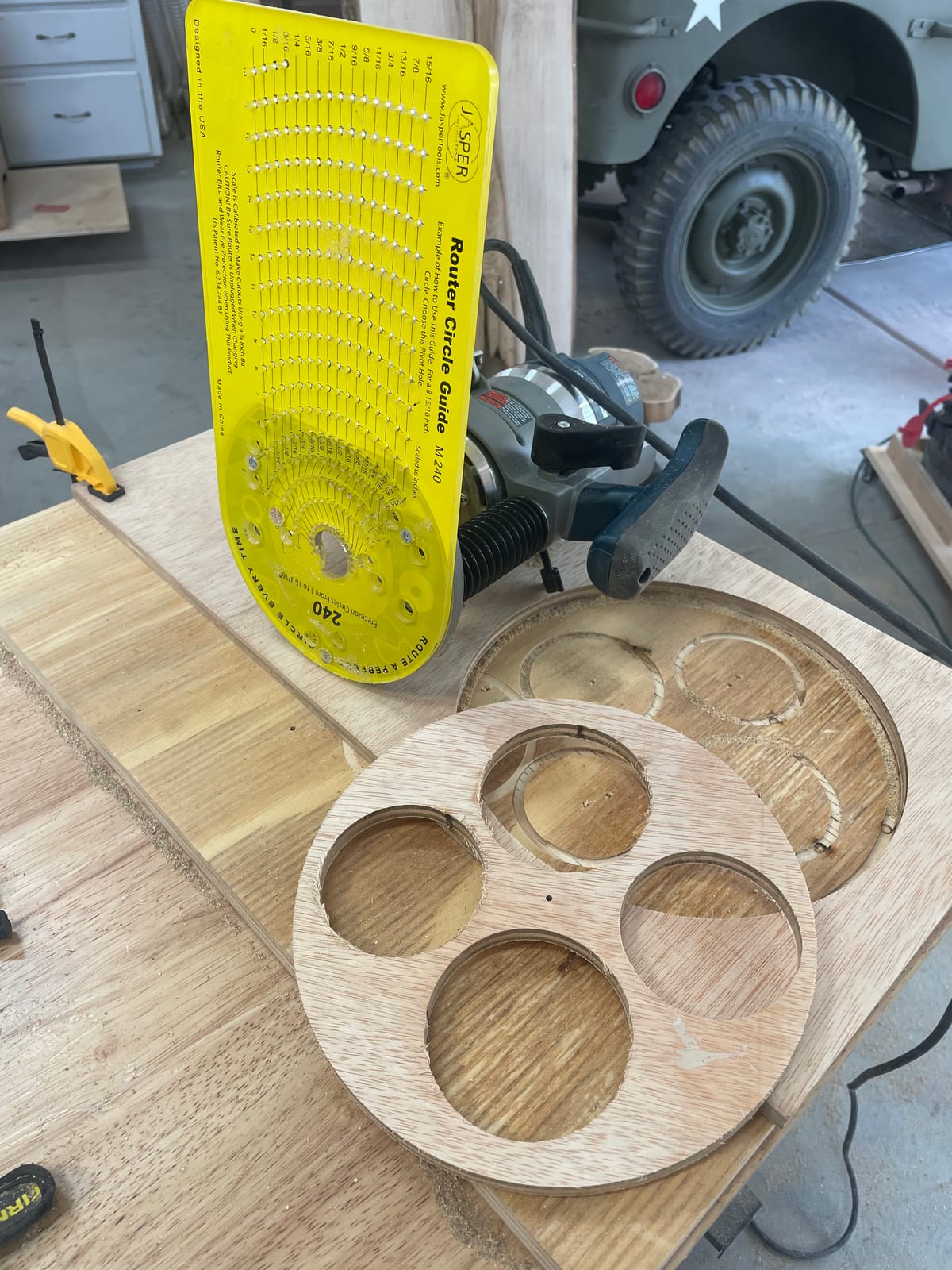 Jasper 240 Router Circle Cutting Jig – Precision Router Guide for 276 Perfect Circles (1