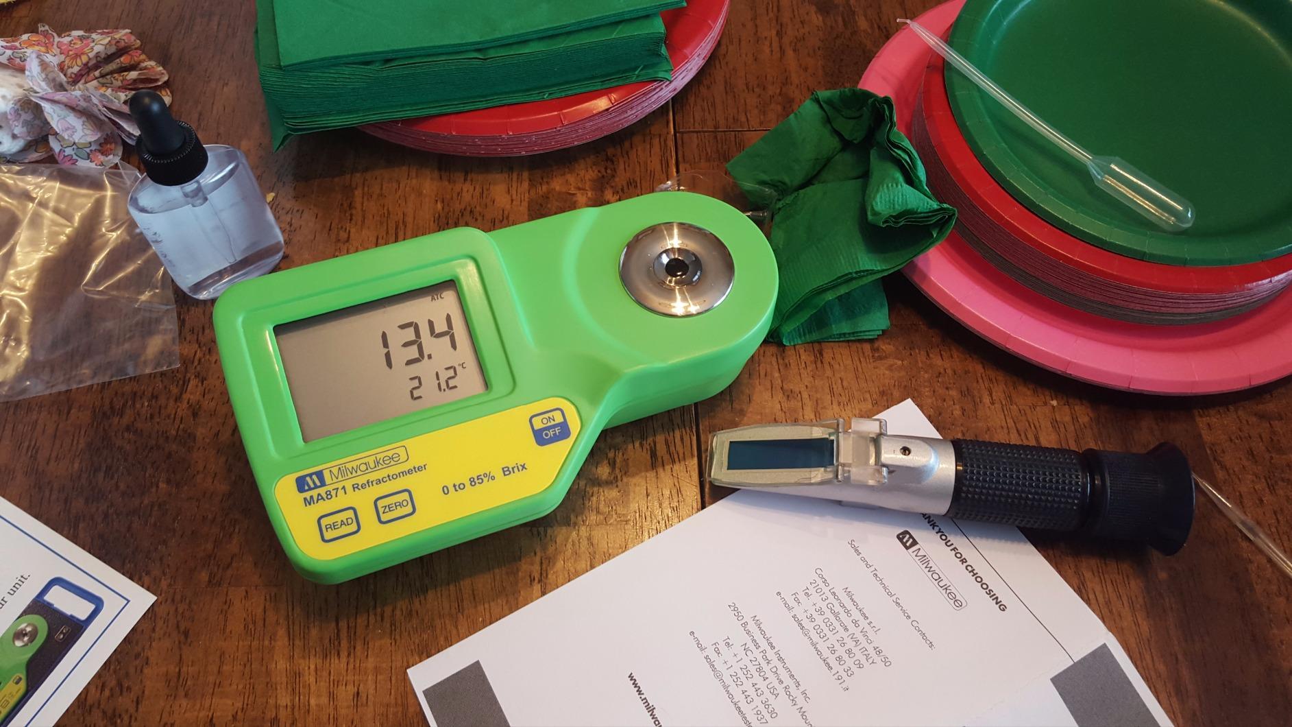 Milwaukee 0 to 85% Brix Digitial Refractometer - MA871 customer photo 1