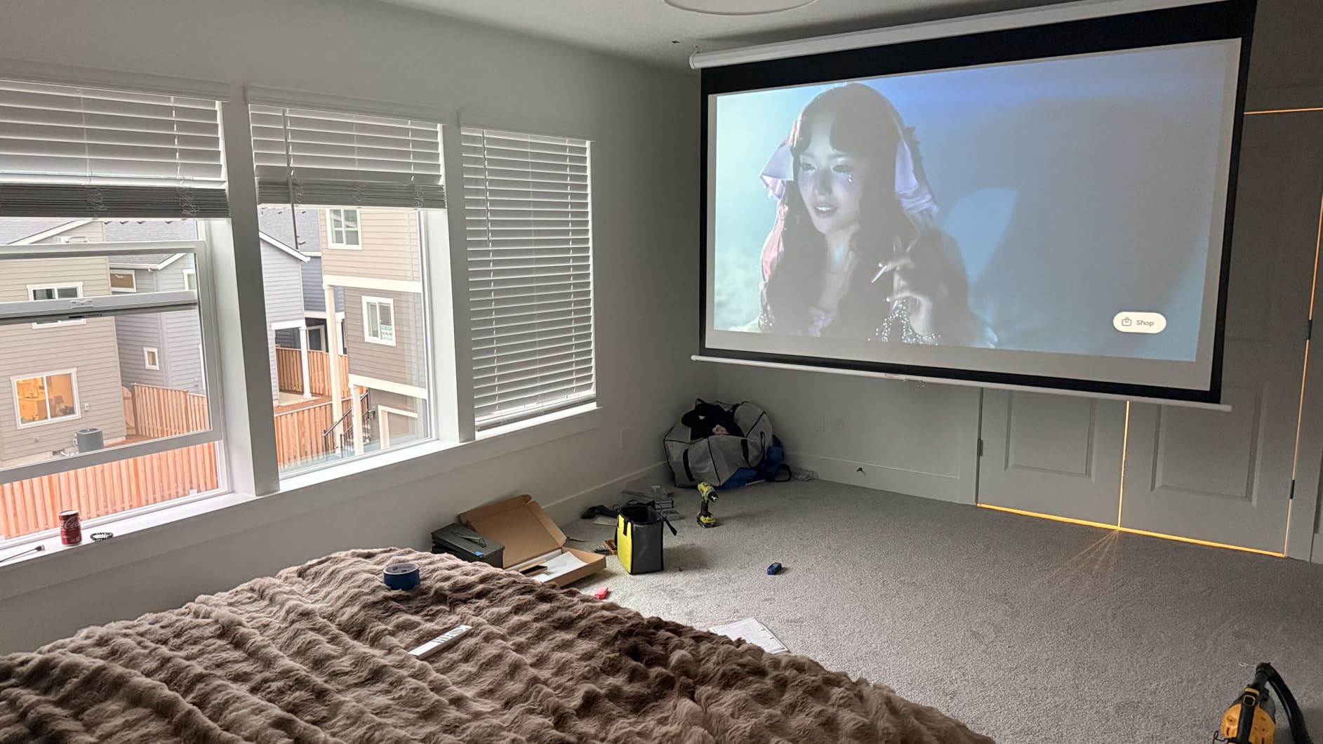 Elite Screens Manual B, 100-INCH Manual Pull Down Projector Screen Diagonal 16:9 Diag 4K 8K 3D Ultra HDR HD Ready Home Theater Movie Office Presentation, M100H customer photo 2