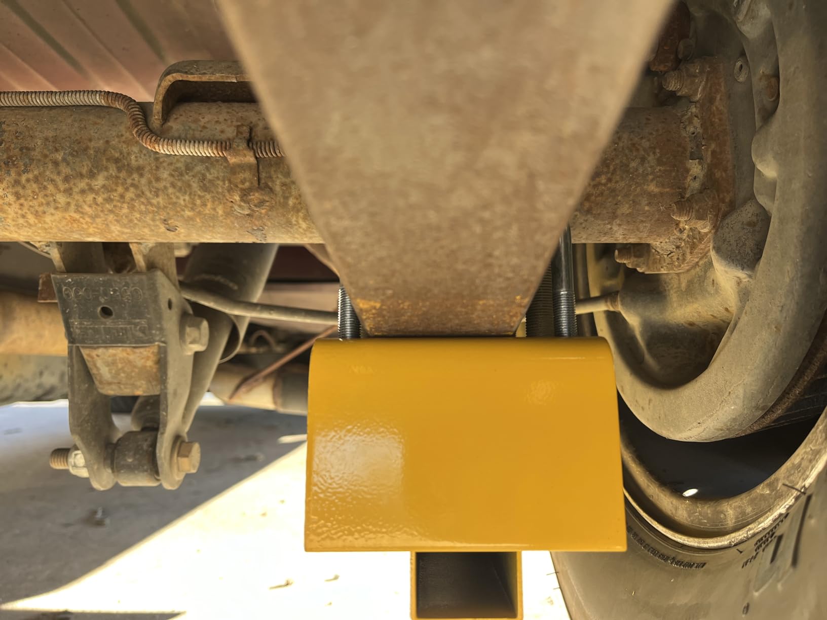Universal Leaf Spring Traction Bars Yellow Powder Coat Finish customer photo 1