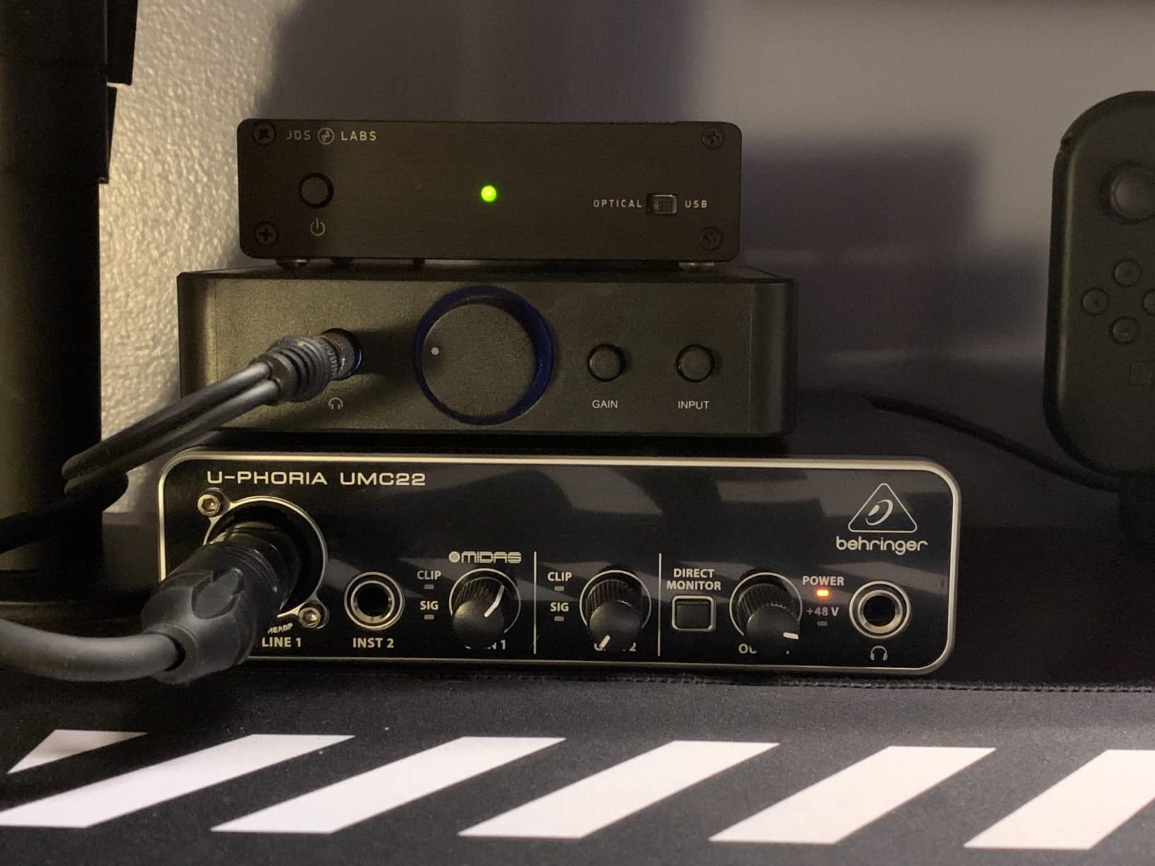 Behringer UMC22 Audiophile 2x2, 48 kHz USB Audio Interface with Midas Mic Preamplifier customer photo 1