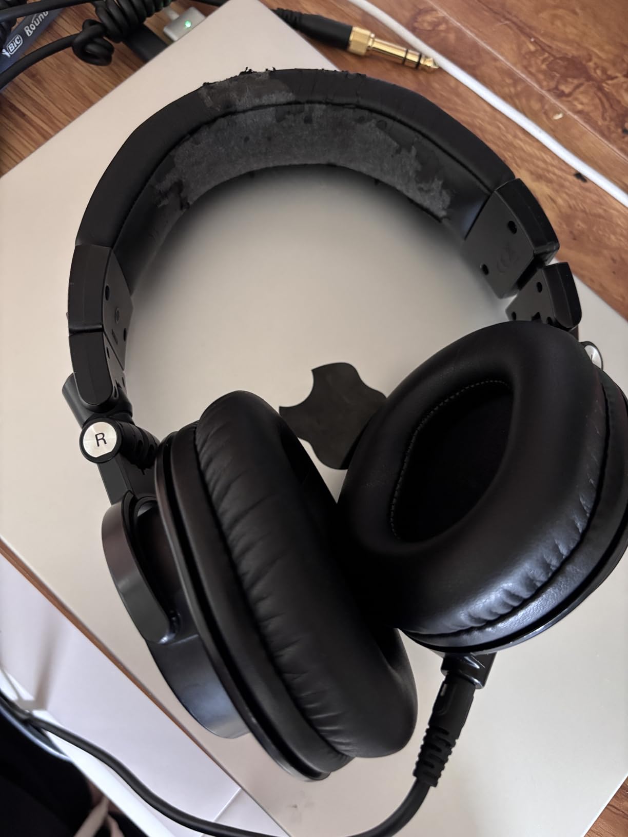Audio-Technica ATH-M50X Professional Studio Monitor Headphones, Black, Professional Grade, Critically Acclaimed, with Detachable Cable customer photo 2