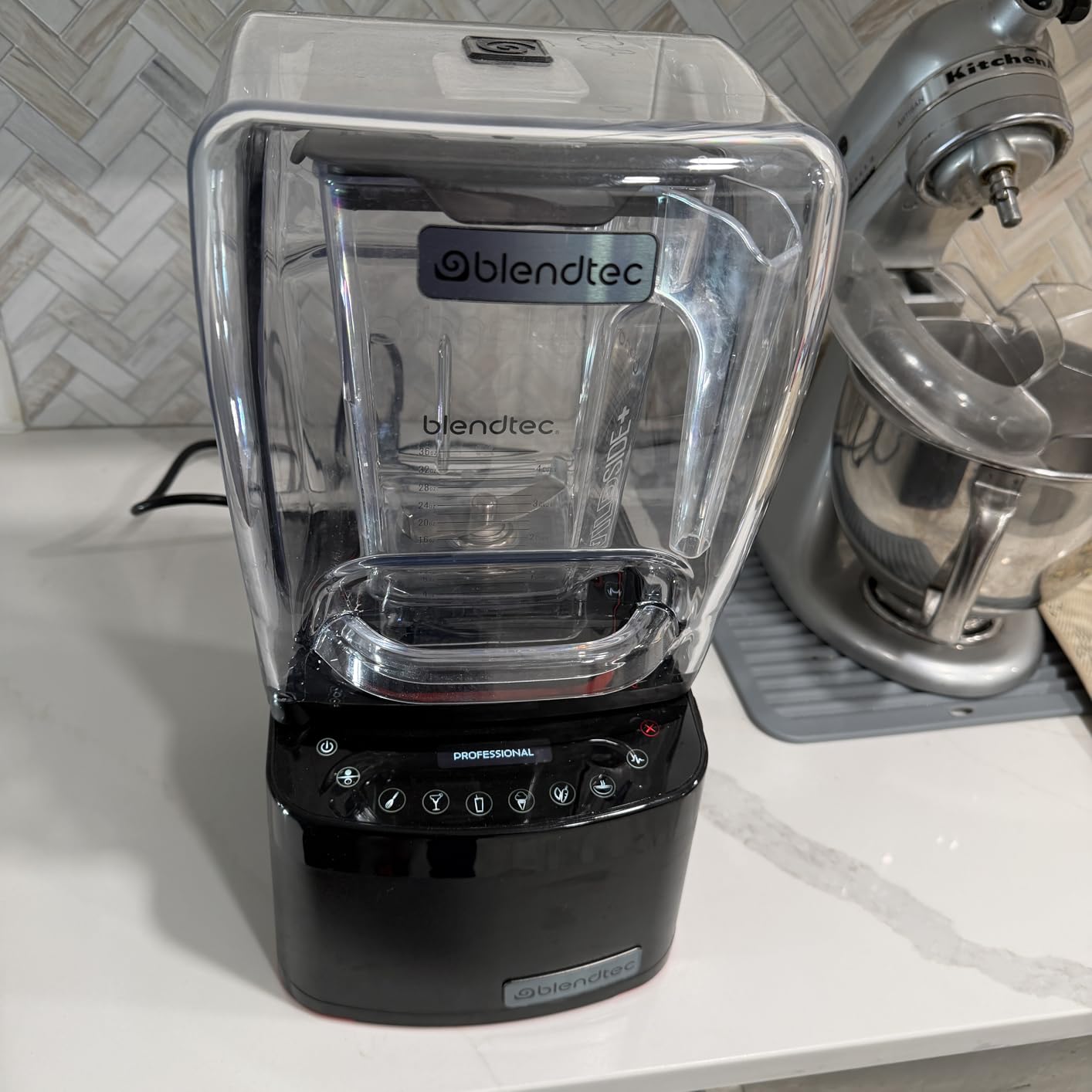 Blendtec Professional 800 Blender and 90 oz WildSide+ Blender Jar - Kitchen Blender Bundle - Black customer photo 1