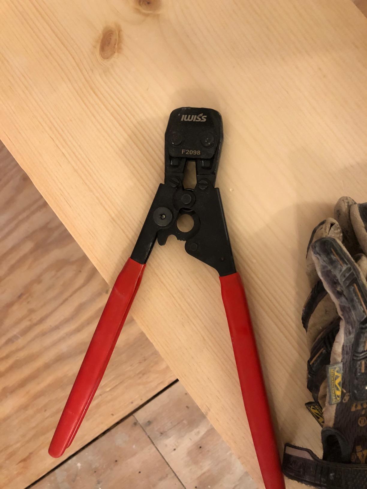 IWISS Ratcheting PEX Cinch Tool for Fastening Stainless Clamps from 3/8-Inch to 1-Inch with Calibration Gauge Suits ASTM F2098 and Non F2098 Ear Hose Clamps customer photo 1