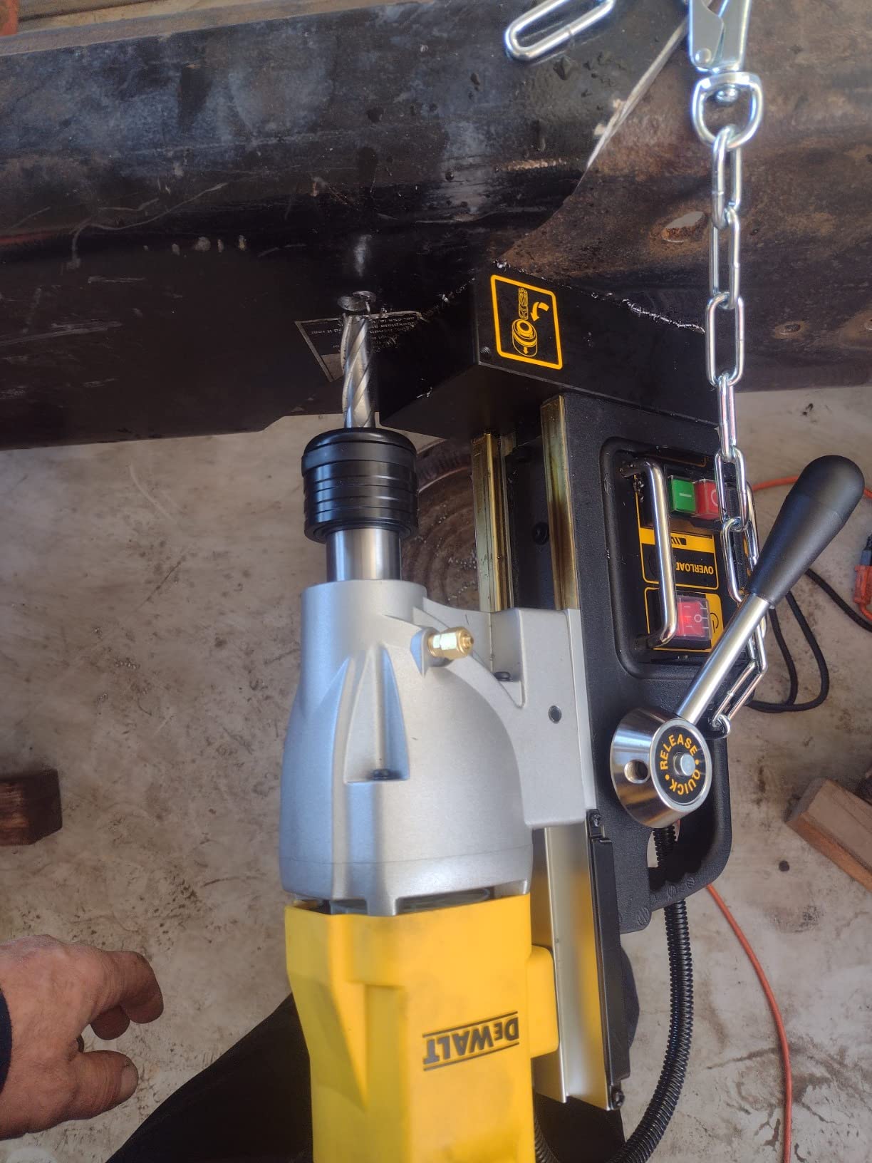 DEWALT Drill Press, Magnetic, 2-inch, 10-Amp with 2-Speed Setting (DWE1622K) customer photo 2