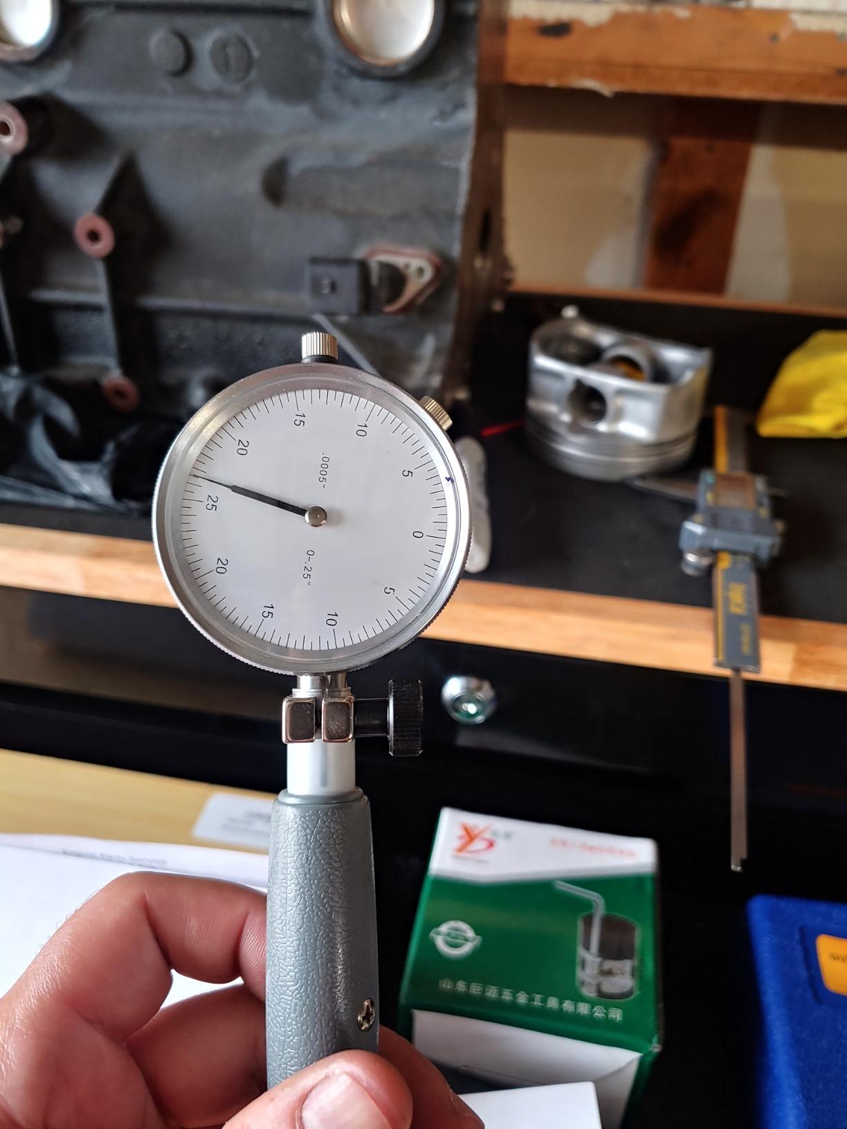 HFS(R) Dial Bore Gauge Set, 2–6 in Measuring Range, 0.0005 in Graduation, 10 in Measuring Depth, Self-Centering Cylinder Bore Gage with Extensions and Storage Case customer photo 2